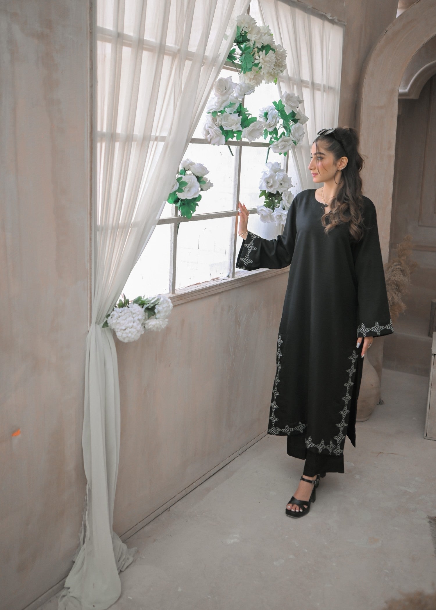 Zauk Smoky Black Embroidered Two Piece Dress Women 2pcs