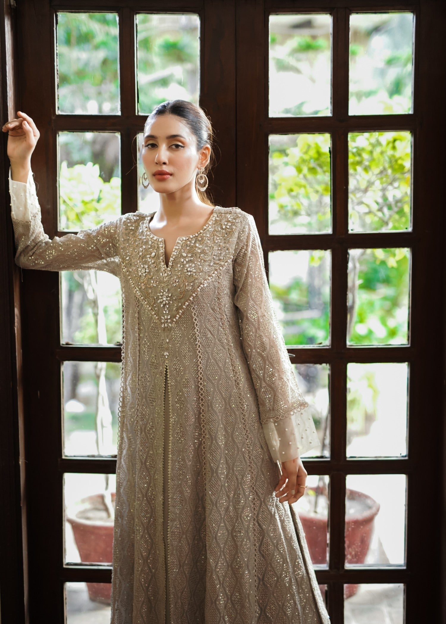 Mona Embroidery Floral Weaves beige Women 3pcs