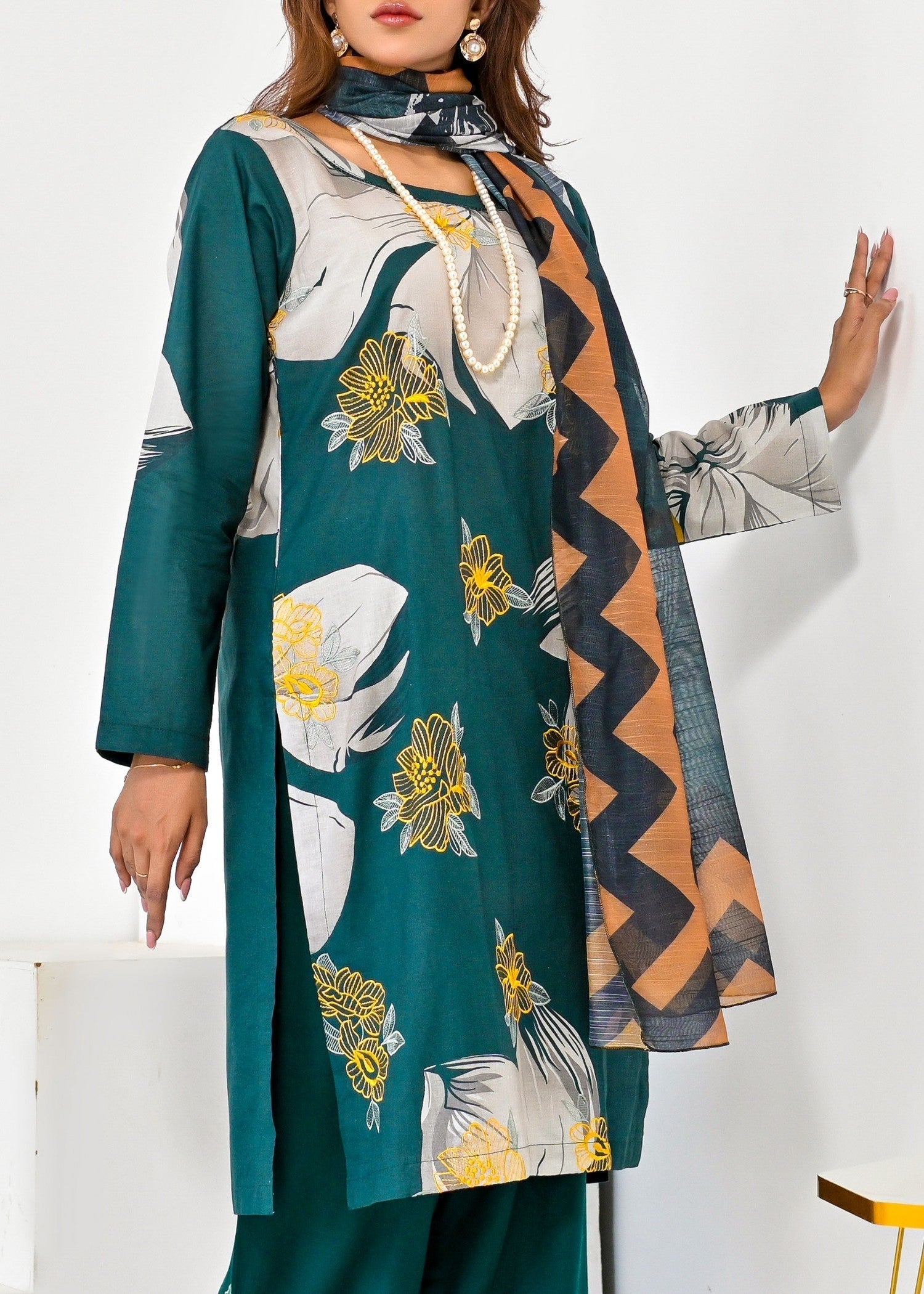 Pret Diaries Green Embroidered Women 3pcs