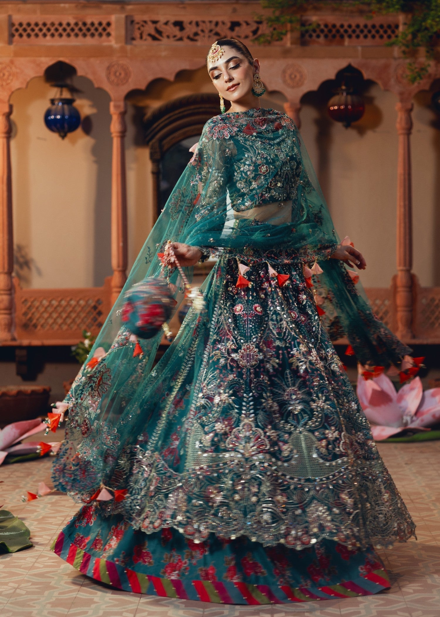 Aroosh Naulakha AR 139 RUNG Women 4pcs