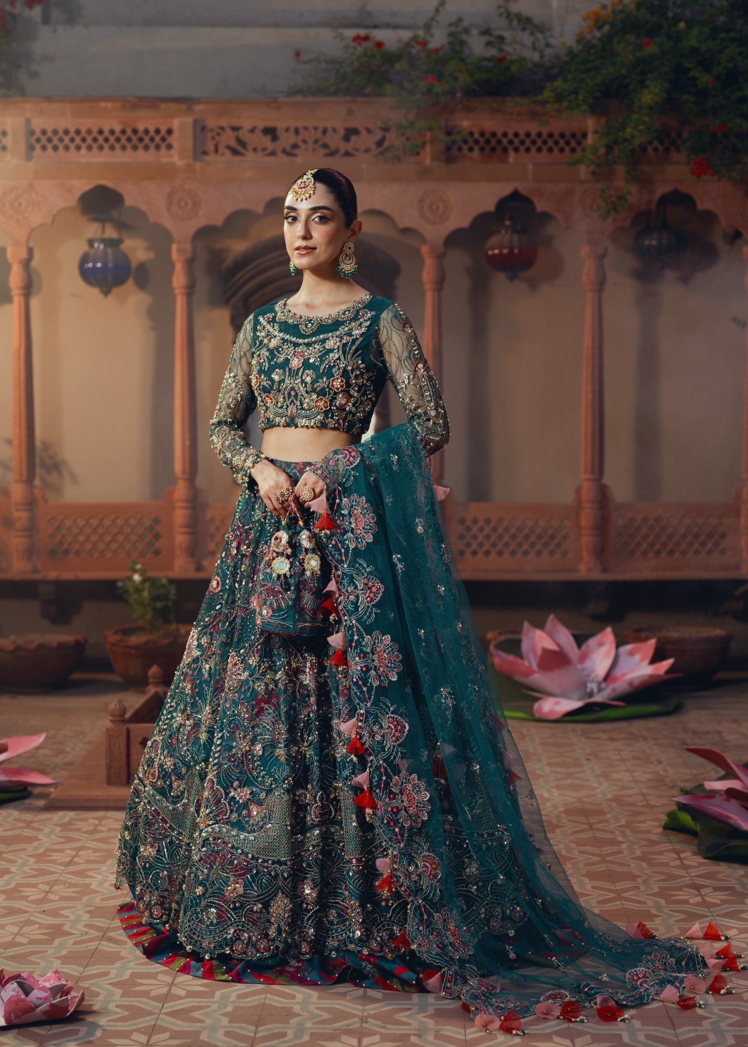 Aroosh Naulakha AR 139 RUNG Women 4pcs