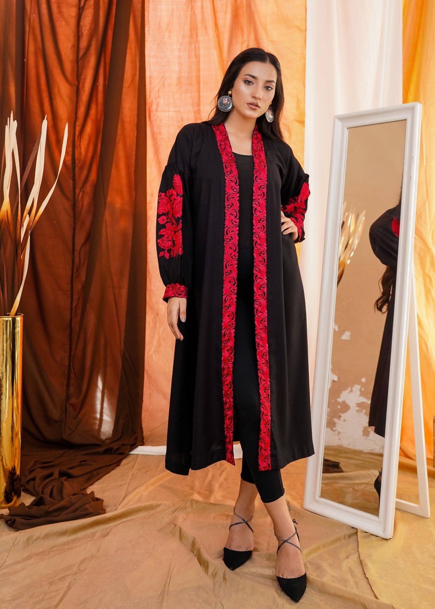 Akhrot Clothing Black Red cardigan Women 1pcs