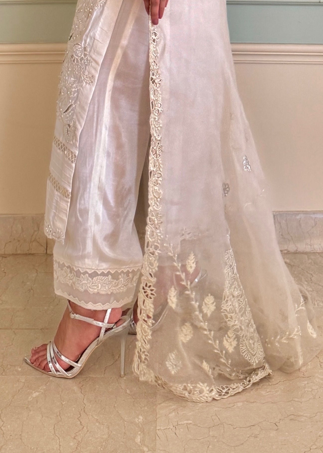 Muntaha By Shanzay Alizay White pearl Women 3pcs