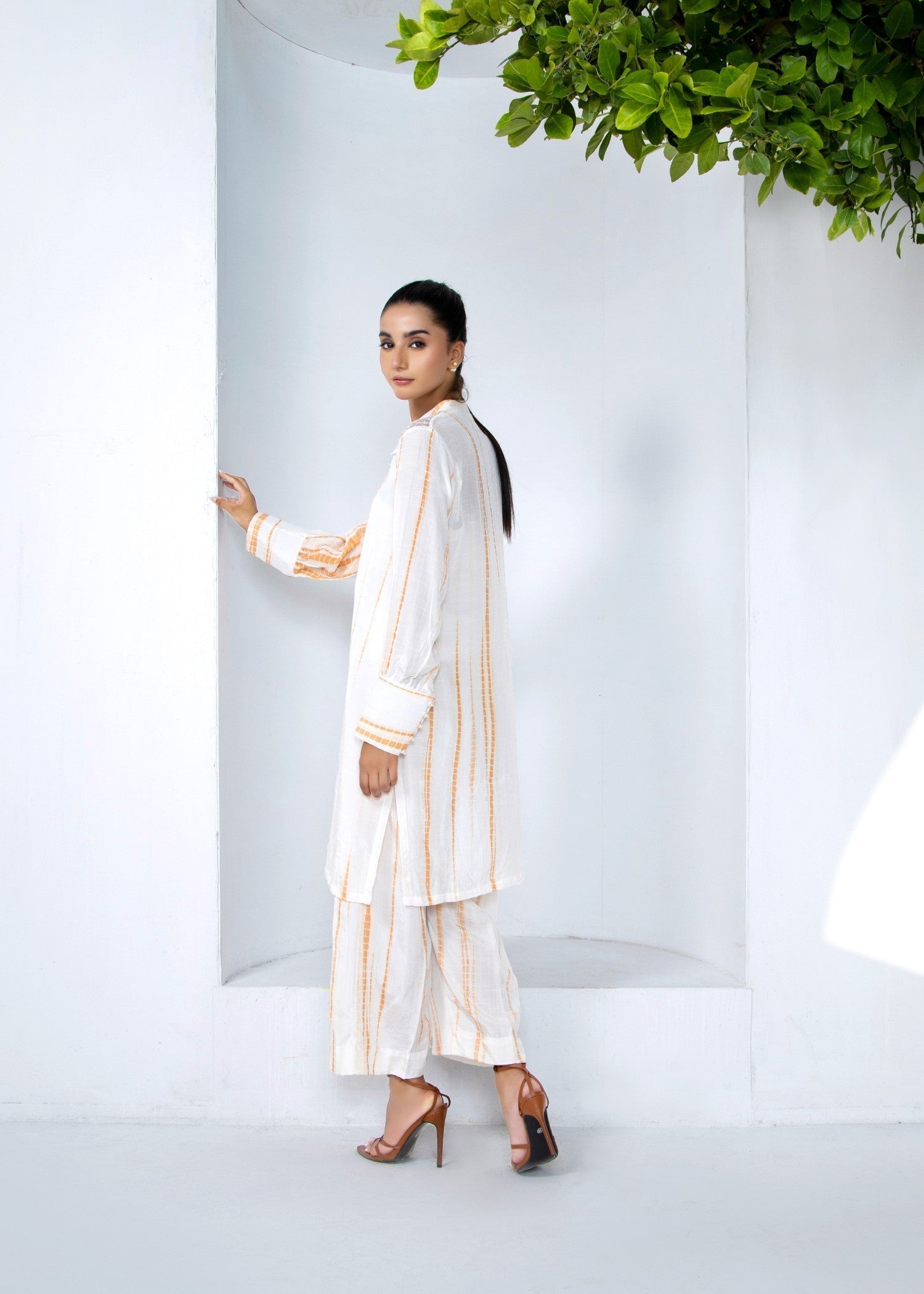 Laleen Nuvielle Women 2pcs