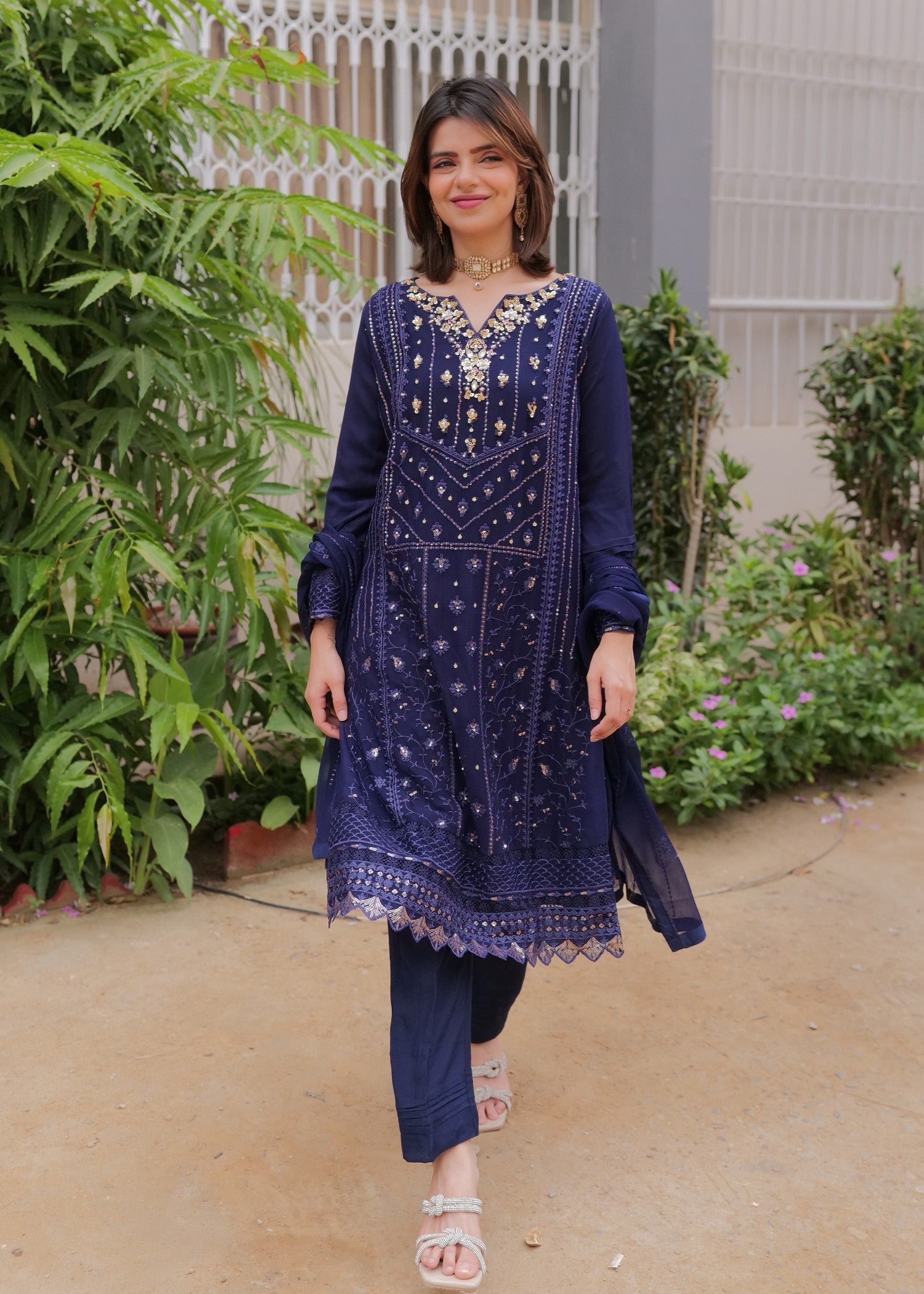 Rangeen Jahanara Embroidered Chiffon Suit Women 3pcs