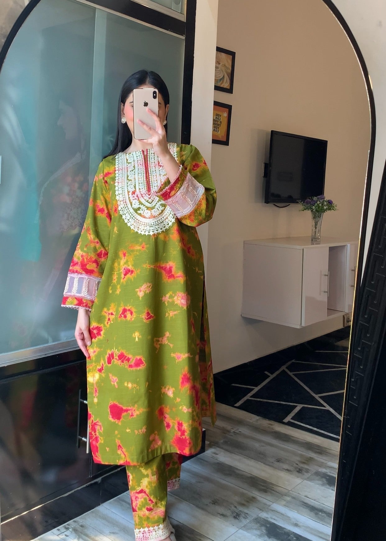 Pret Diaries Green Tye and Dye Embroidered set Women 2pcs