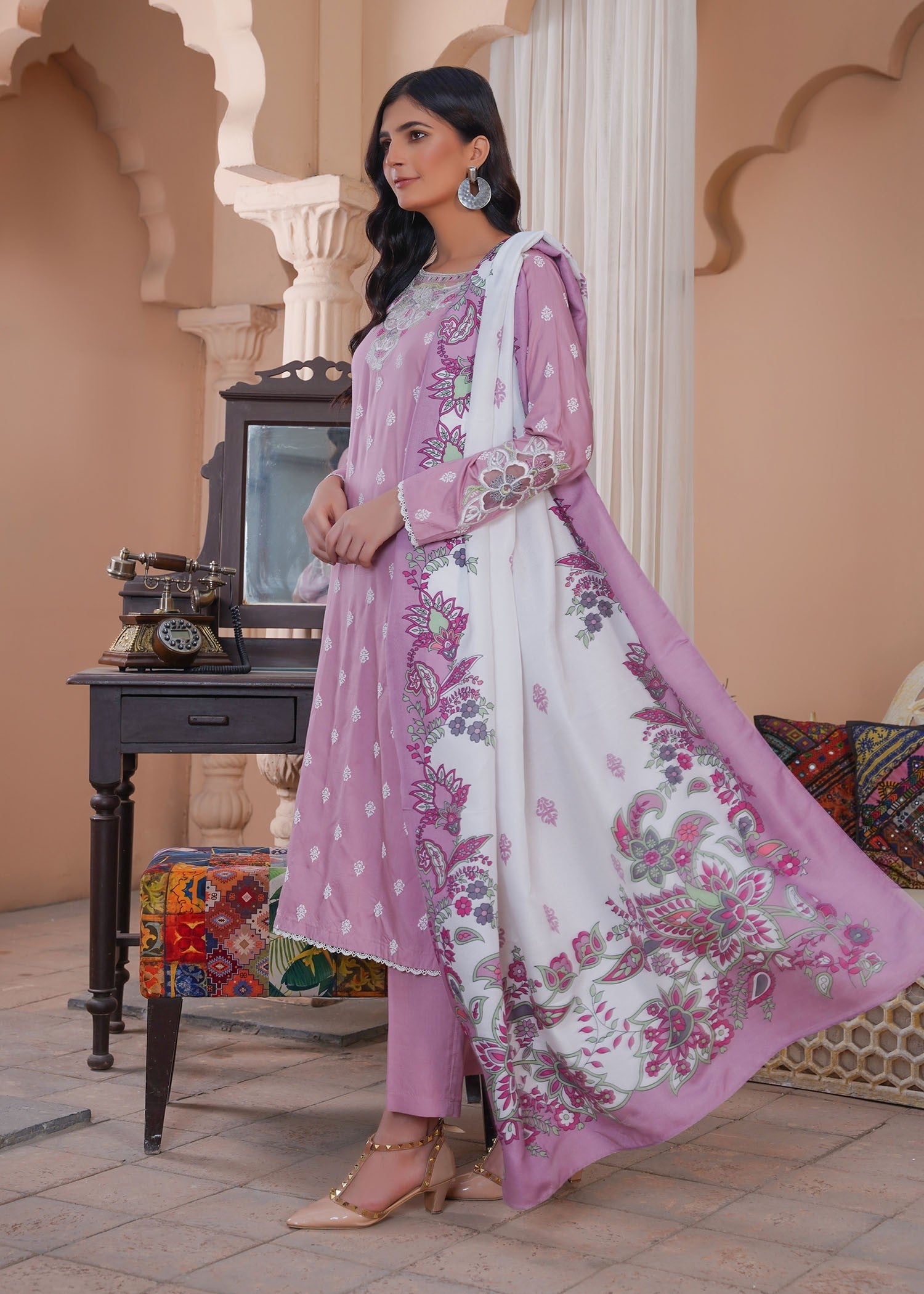 Madame Embroidered Linen Suit 7033 Women 3pcs