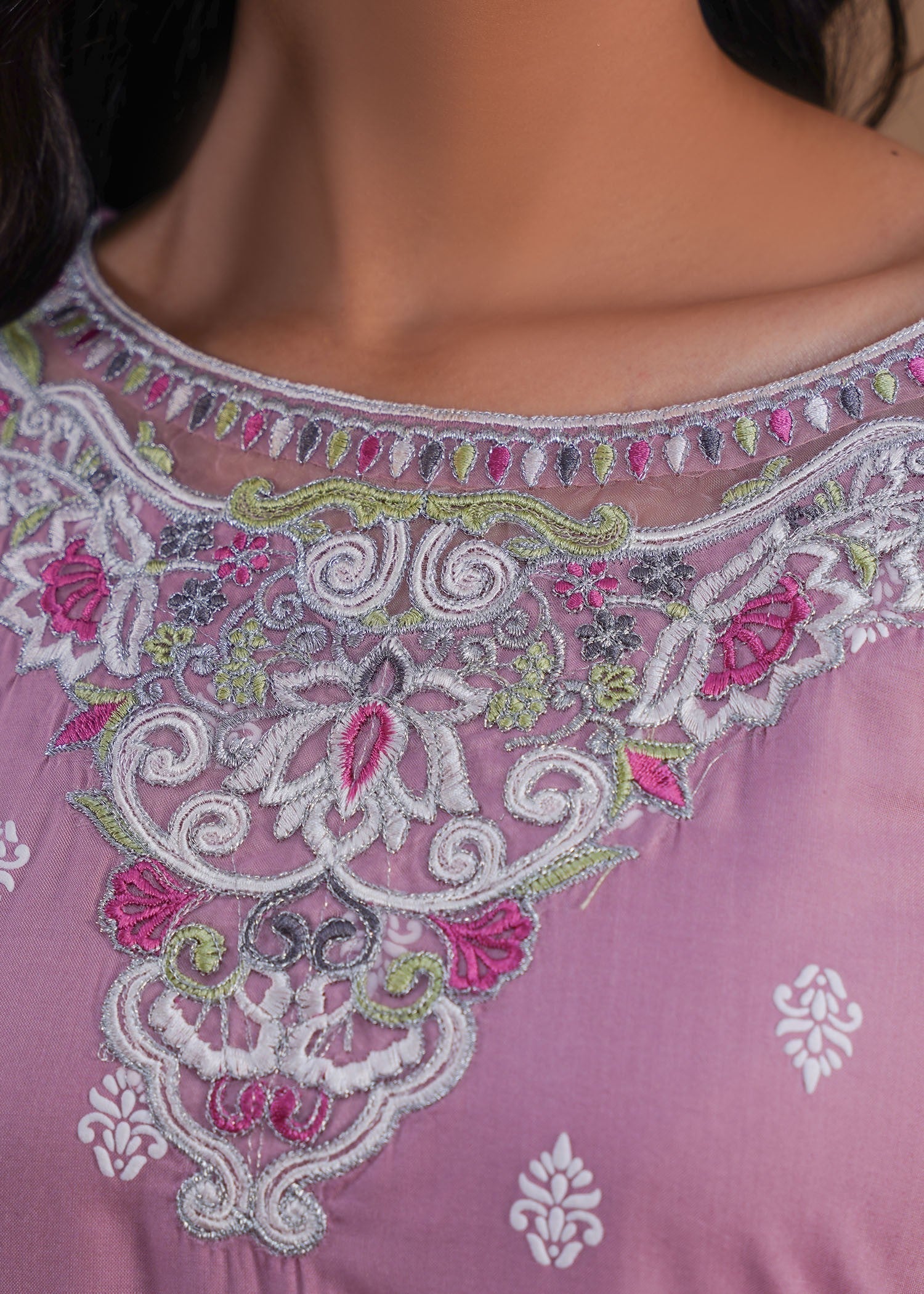 Madame Embroidered Linen Suit 7033 Women 3pcs