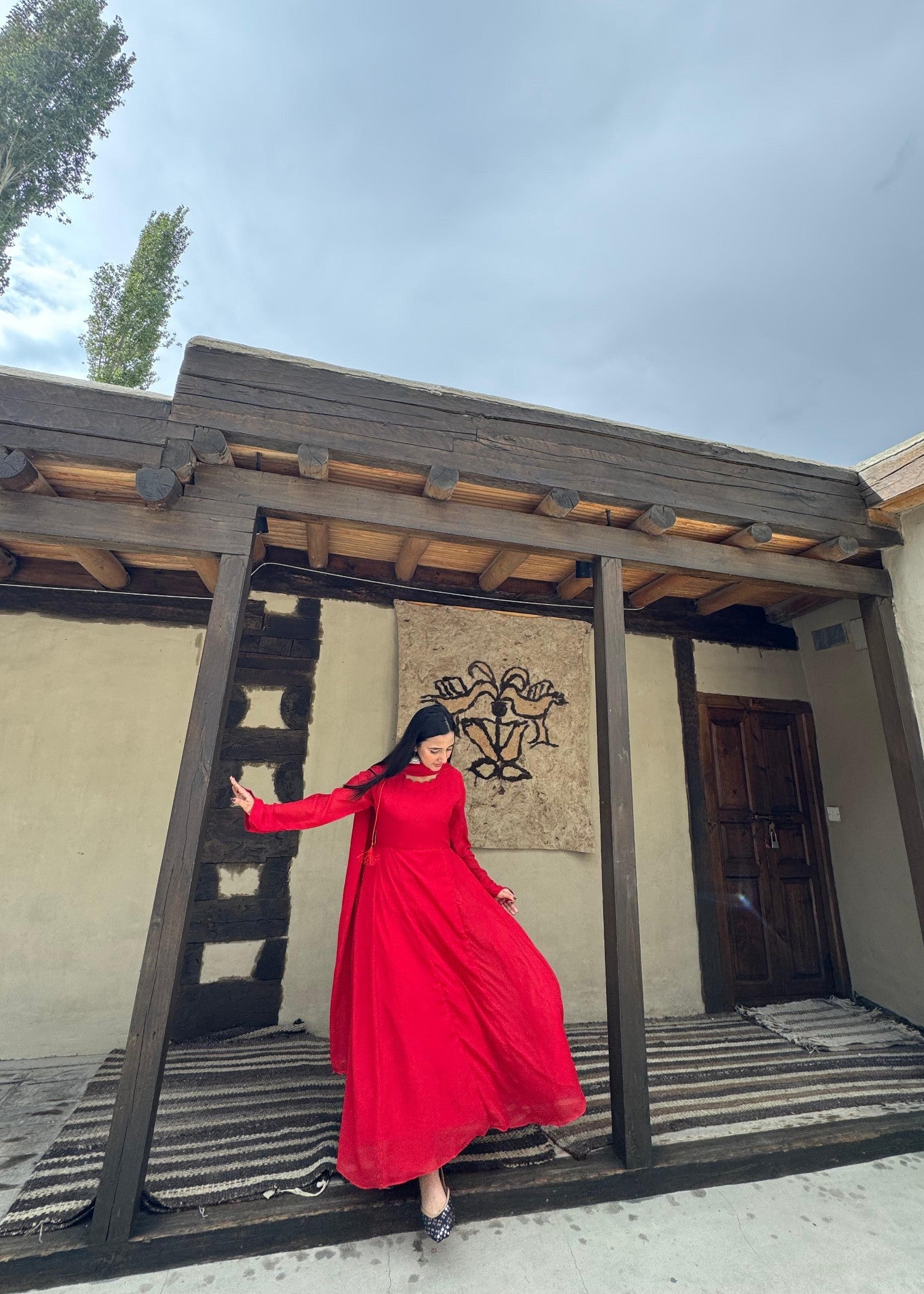 Nazmina Scarlet Women 2pcs