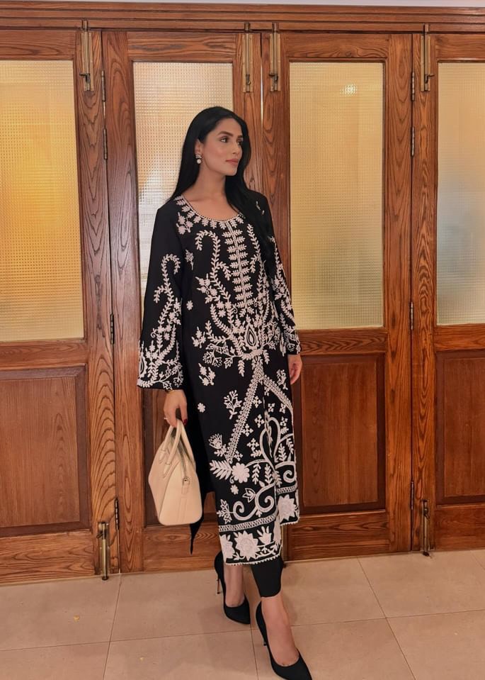 Manahils Black Ari Embroidered Tunic Women 2pcs