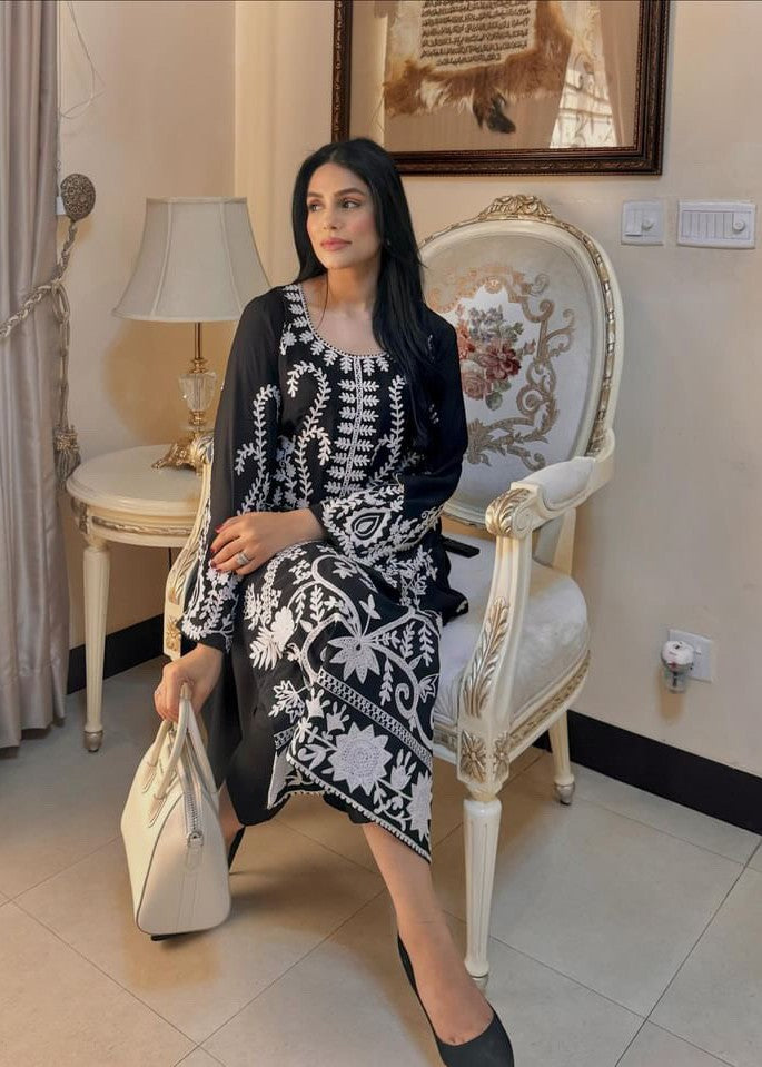 Manahils Black Ari Embroidered Tunic Women 2pcs