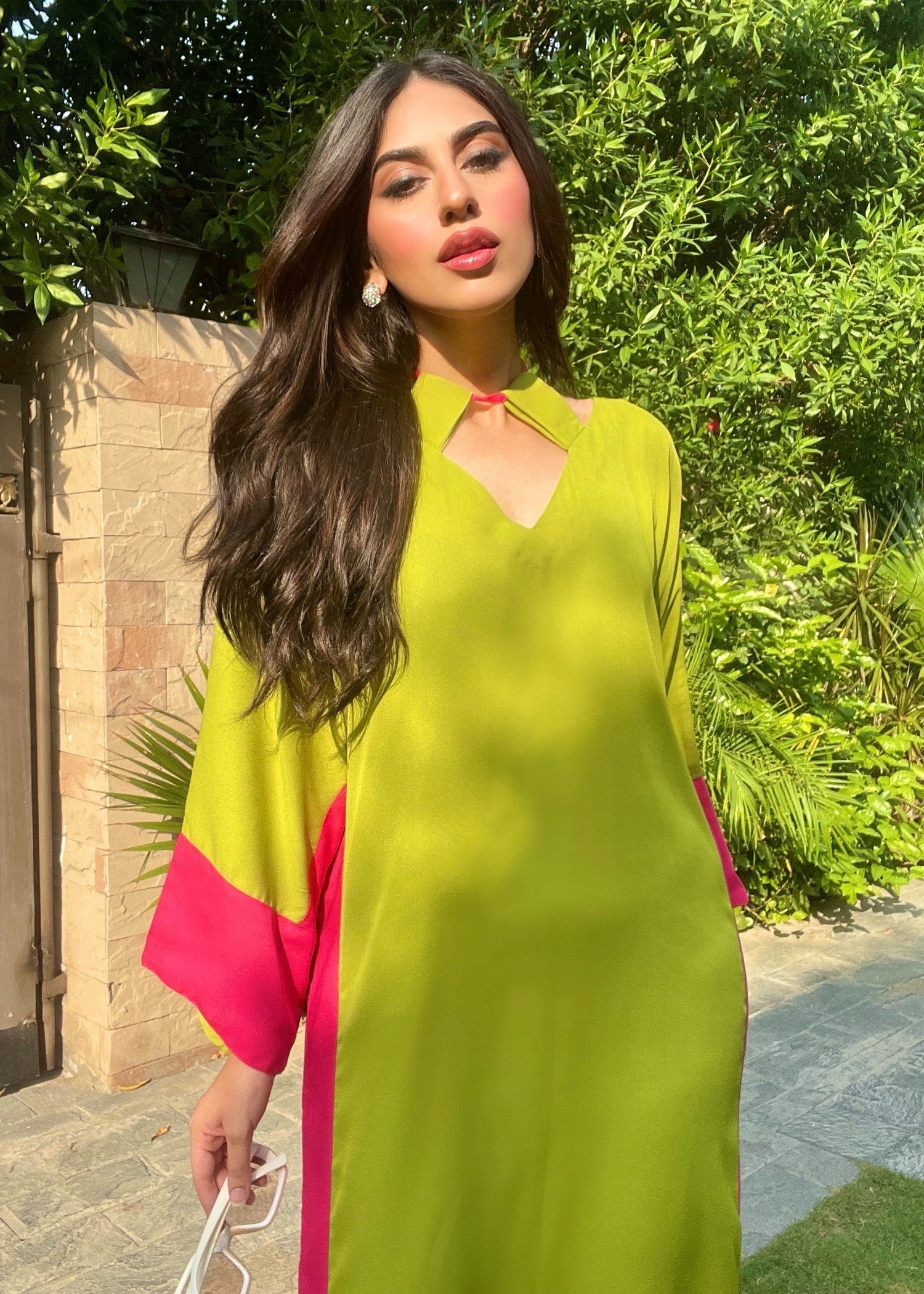 Manahils Pop of Pink kaftan Women 1pcs