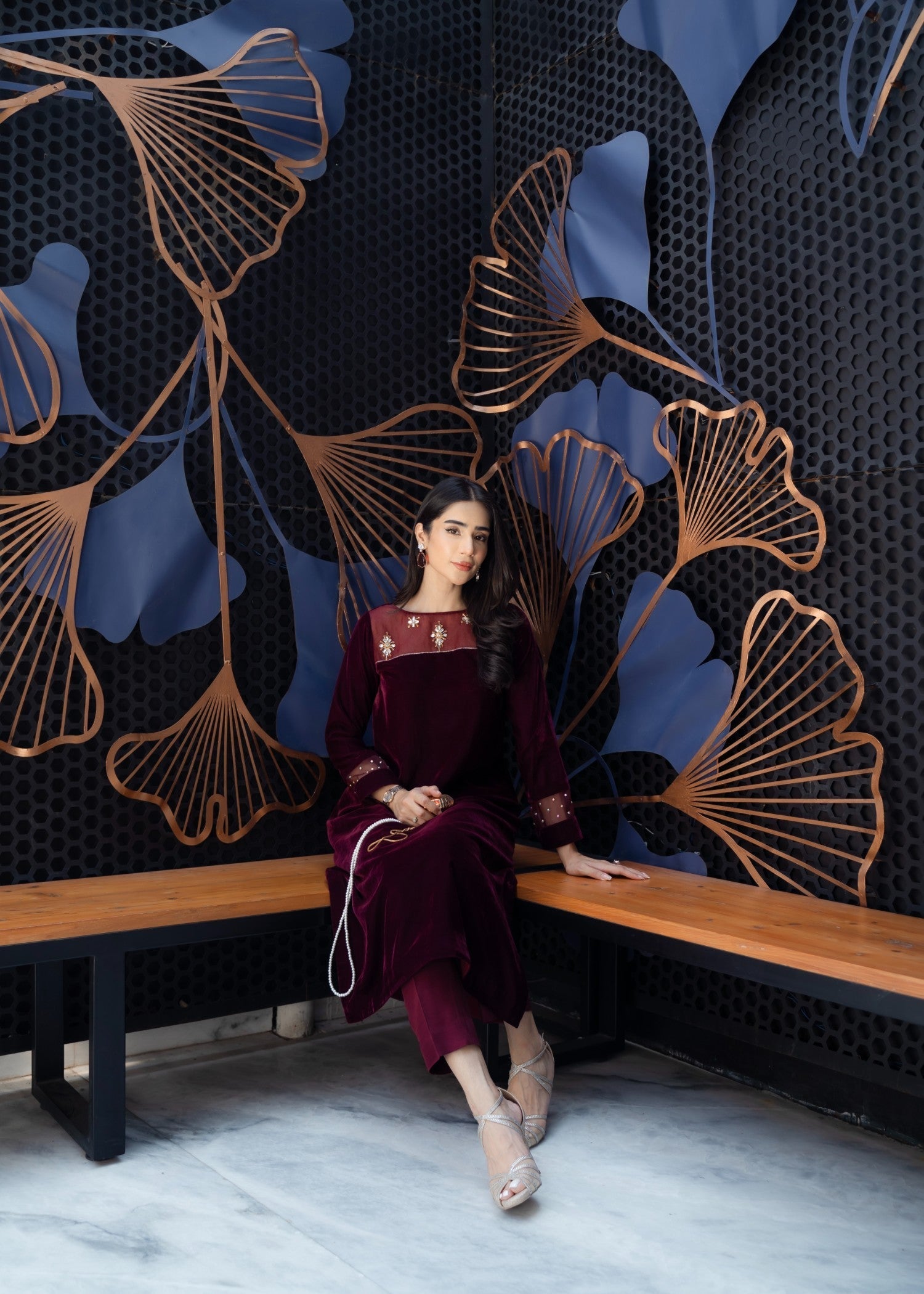 Leon Scarlet Queen Women 2pcs