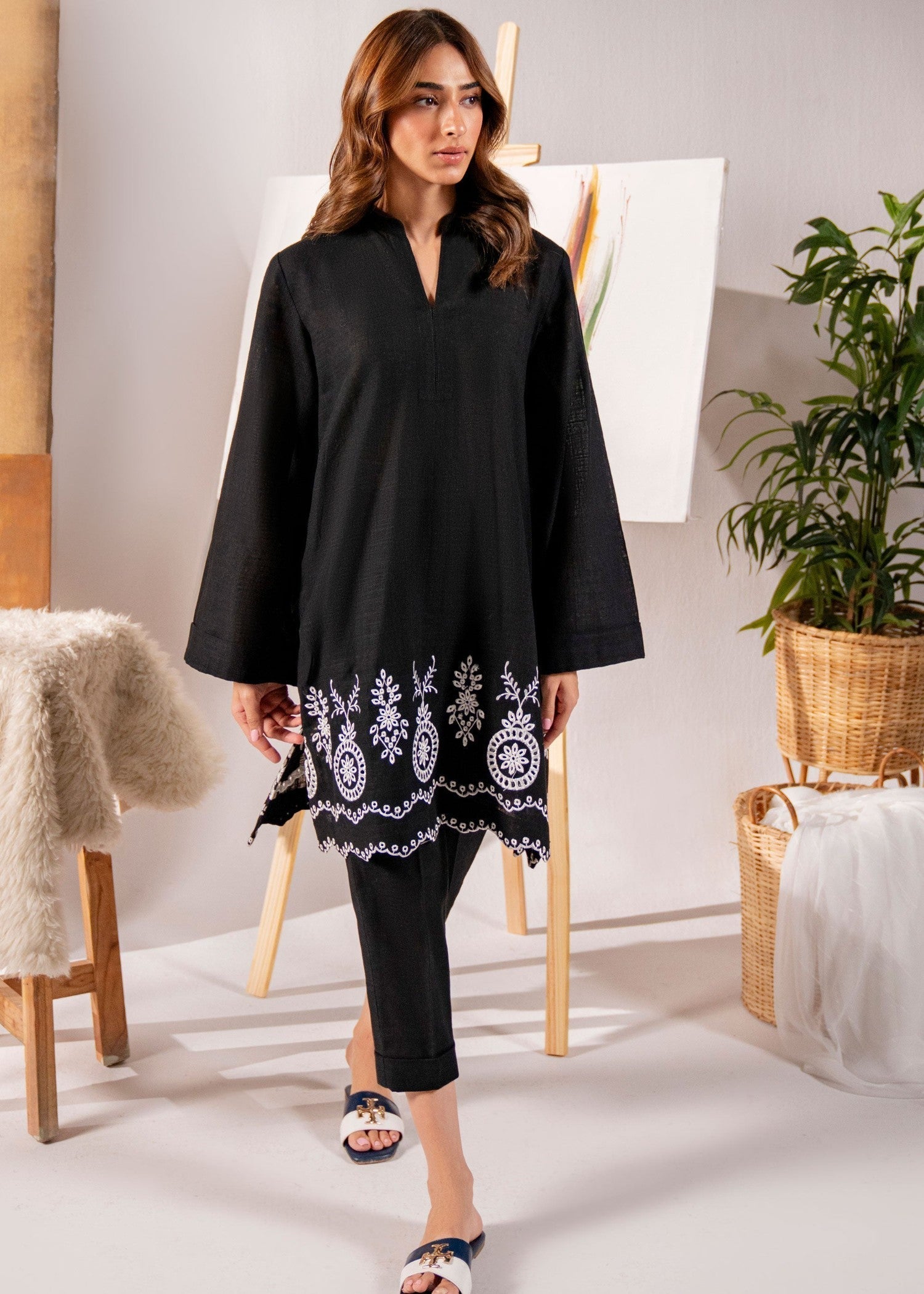 Kiara Emine Embroidered Women 2pcs