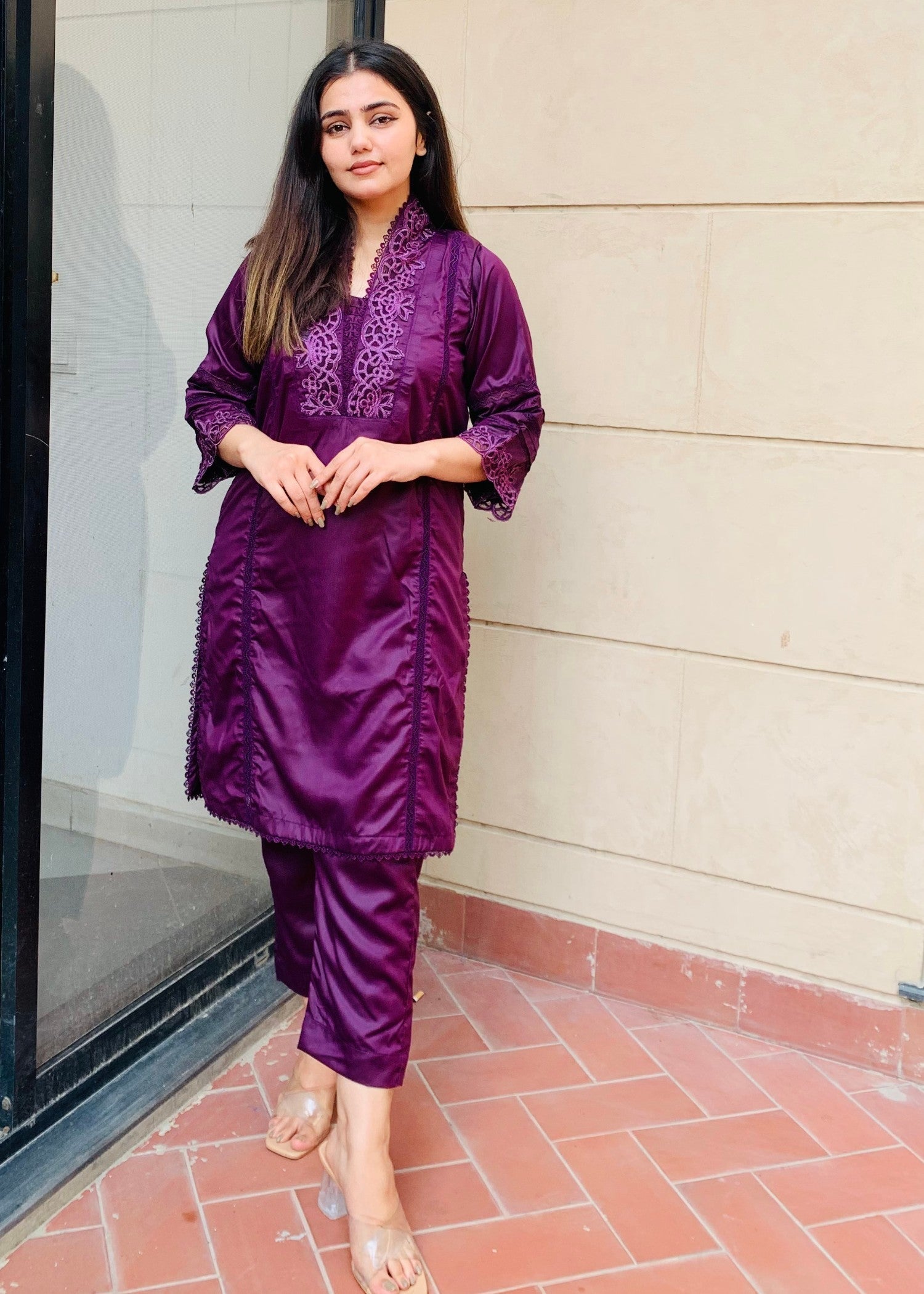 Pretbee Luxurious Deep Purple Silk Kurta with Intricate embellished Women 2pcs