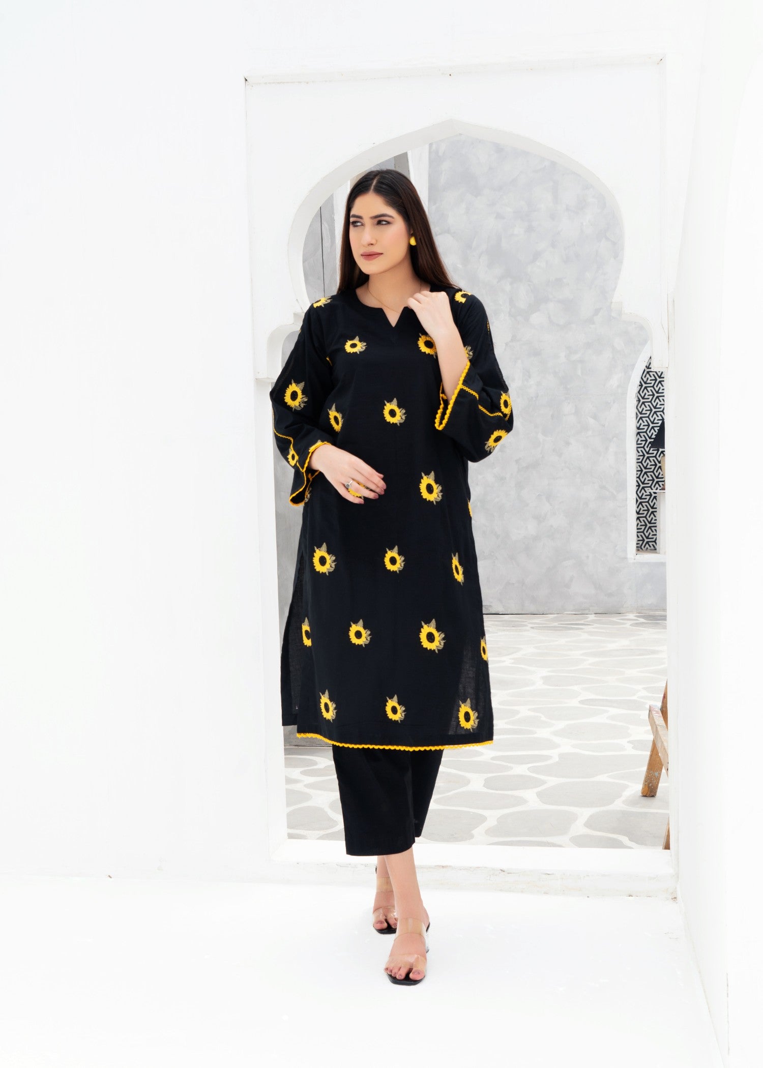 Kalamkari Sunflower Embroidered Lawn Kurta Set Women 2pcs