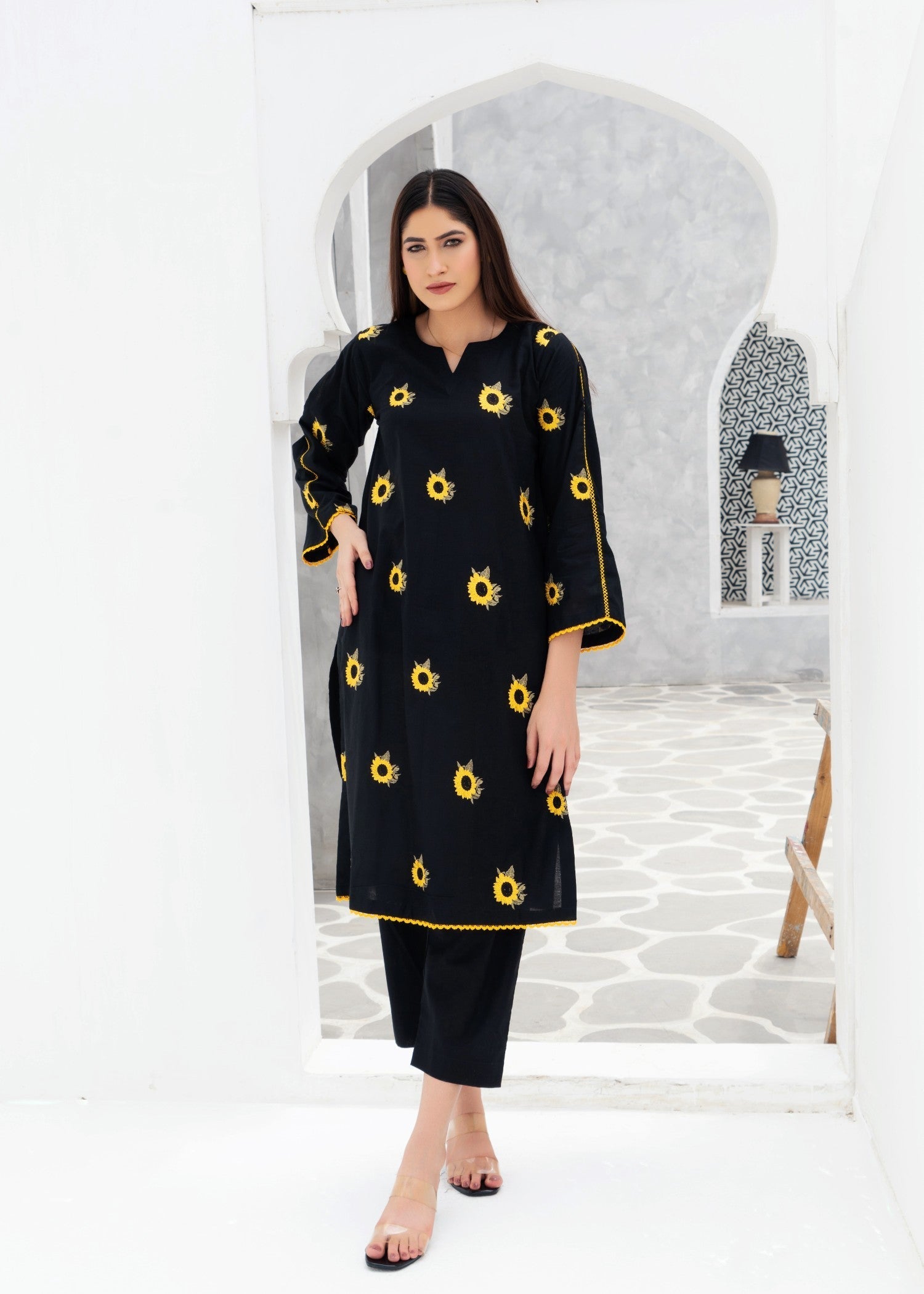 Kalamkari Sunflower Embroidered Lawn Kurta Set Women 2pcs