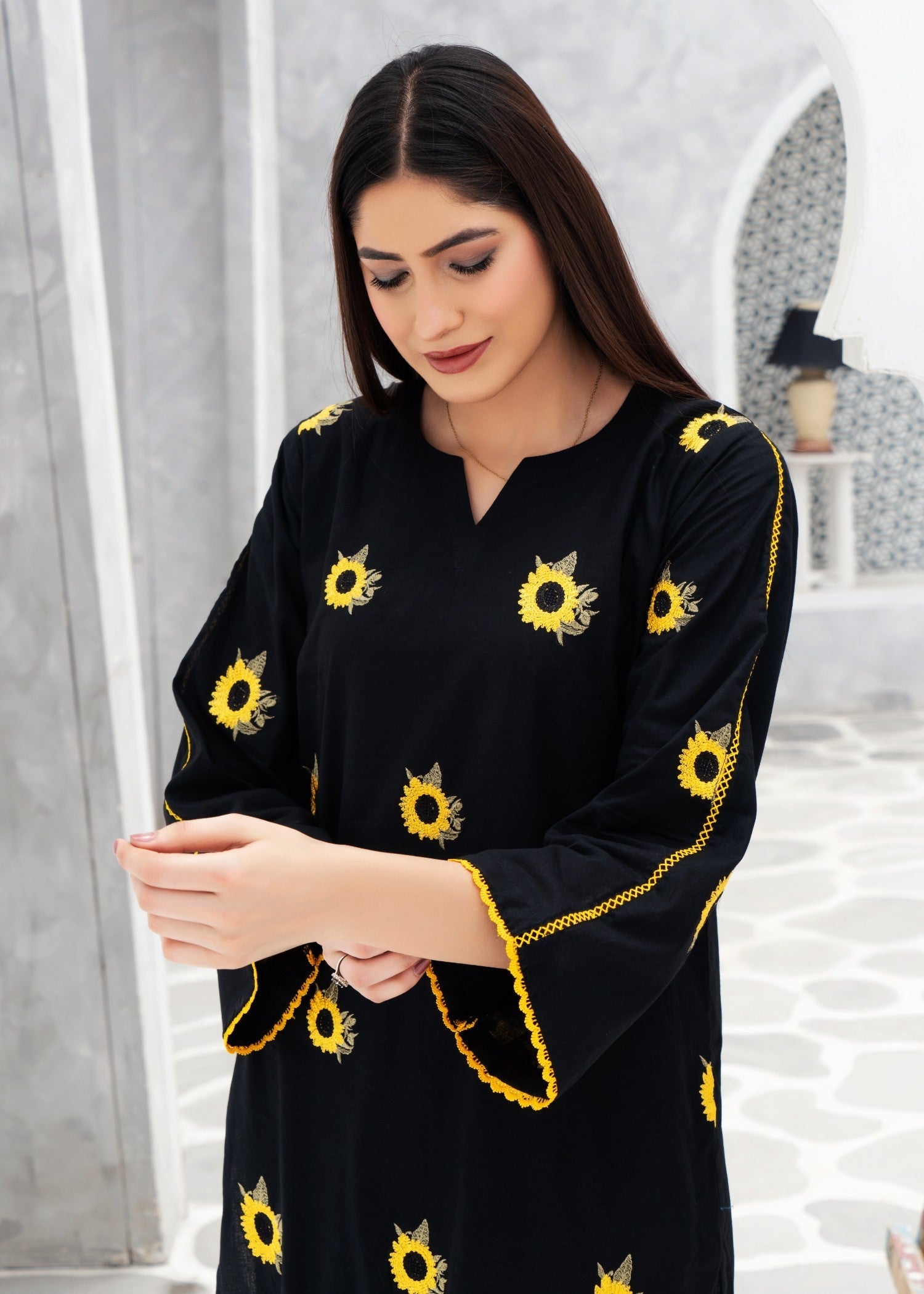 Kalamkari Sunflower Embroidered Lawn Kurta Set Women 2pcs