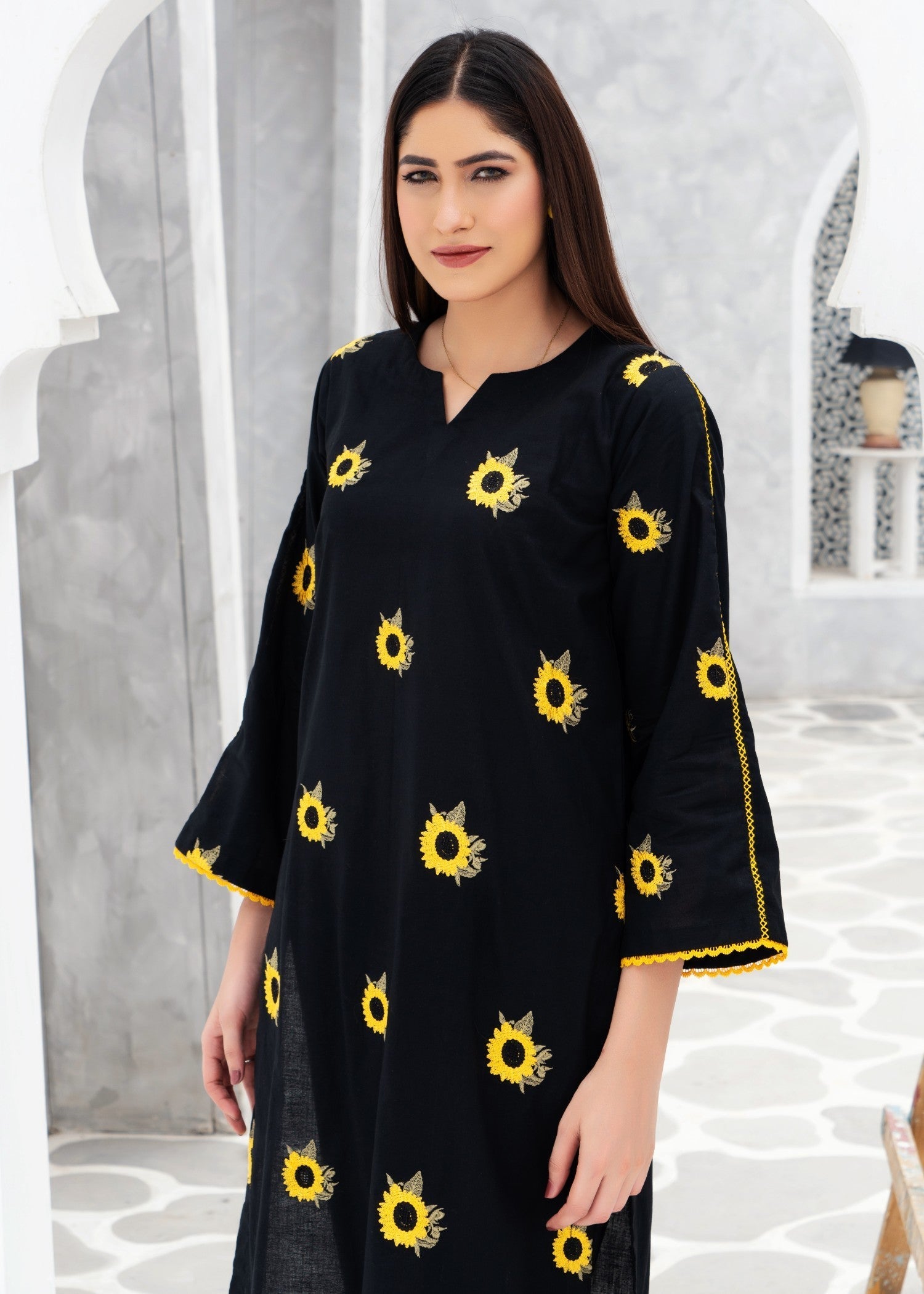 Kalamkari Sunflower Embroidered Lawn Kurta Set Women 2pcs