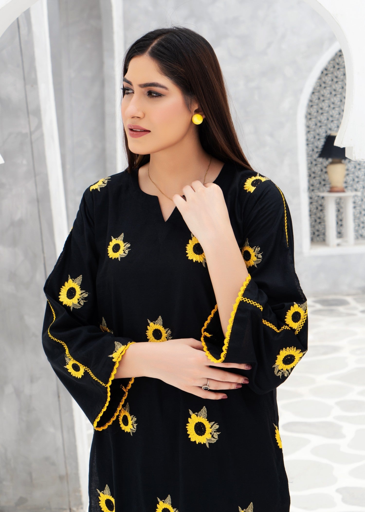 Kalamkari Sunflower Embroidered Lawn Kurta Set Women 2pcs