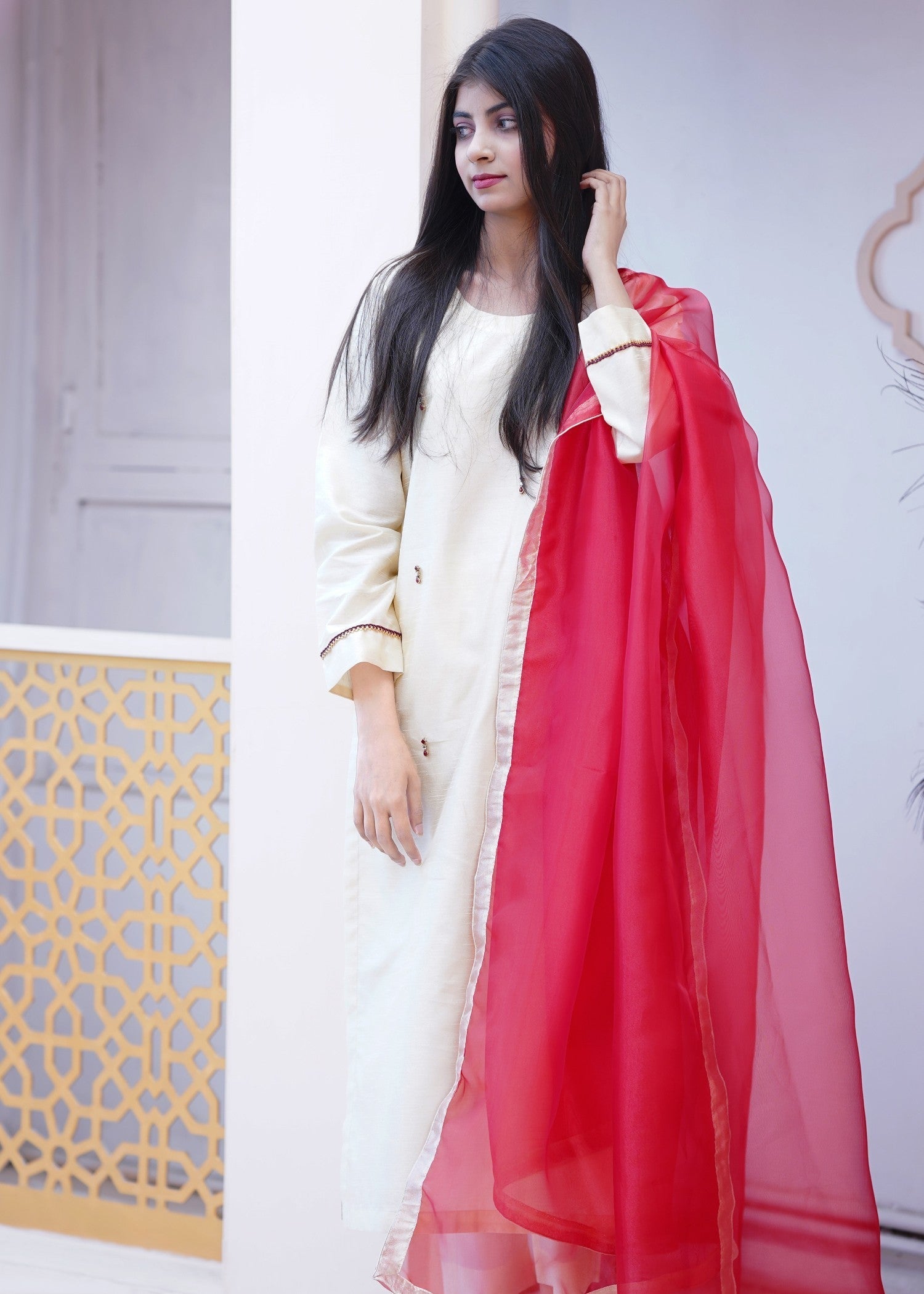 Aaraasta By Smh Ivory Silk Attire Women 3pcs