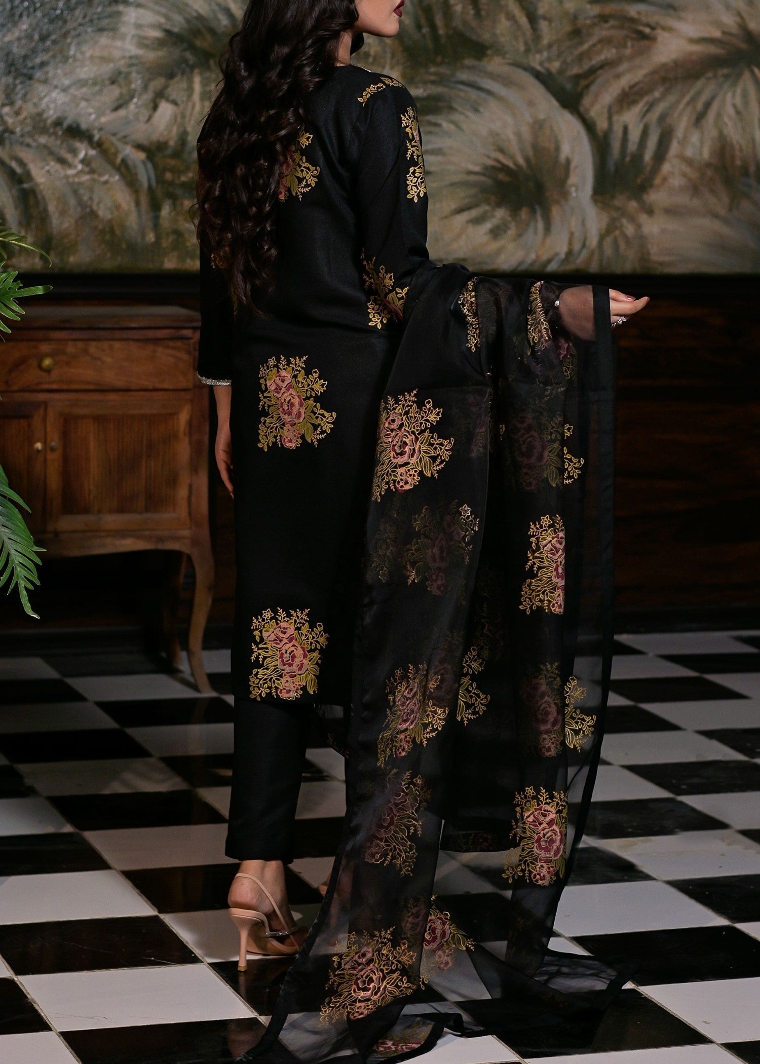 Pret Diaries Black Hand Embellished Women 3pcs