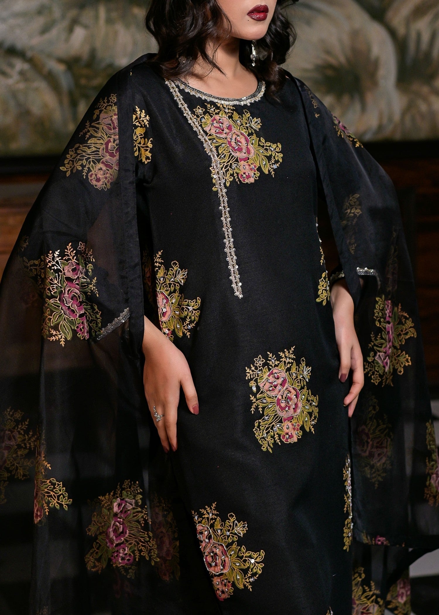 Pret Diaries Black Hand Embellished Women 3pcs