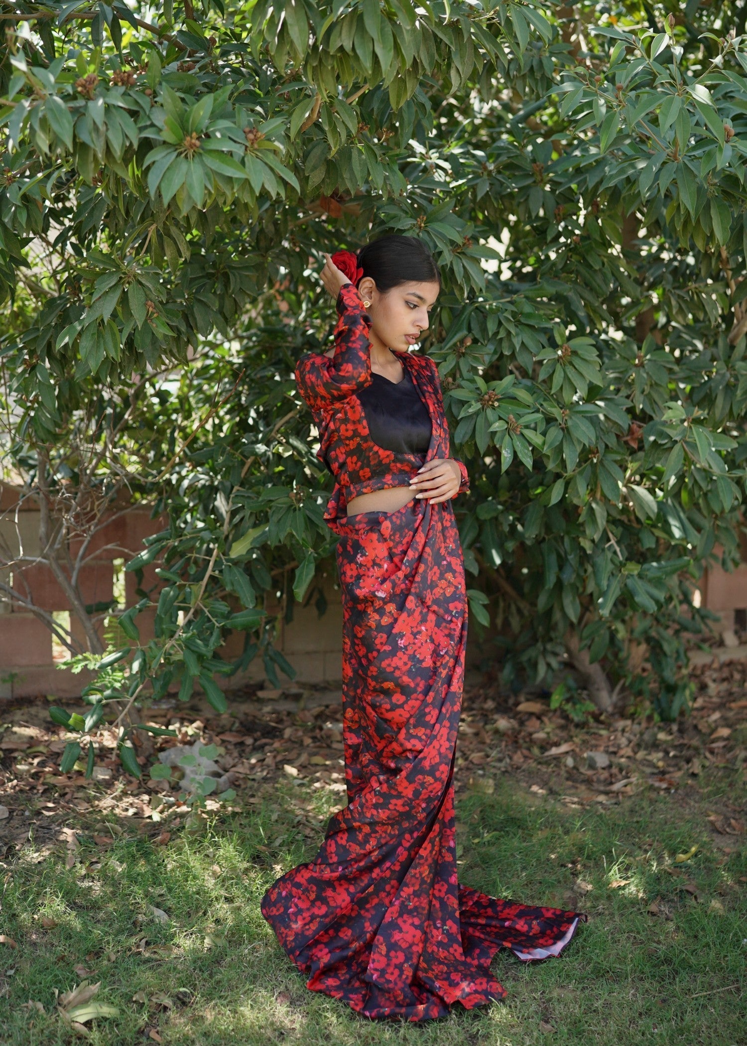 Ripret Red floral saree Women 2pcs