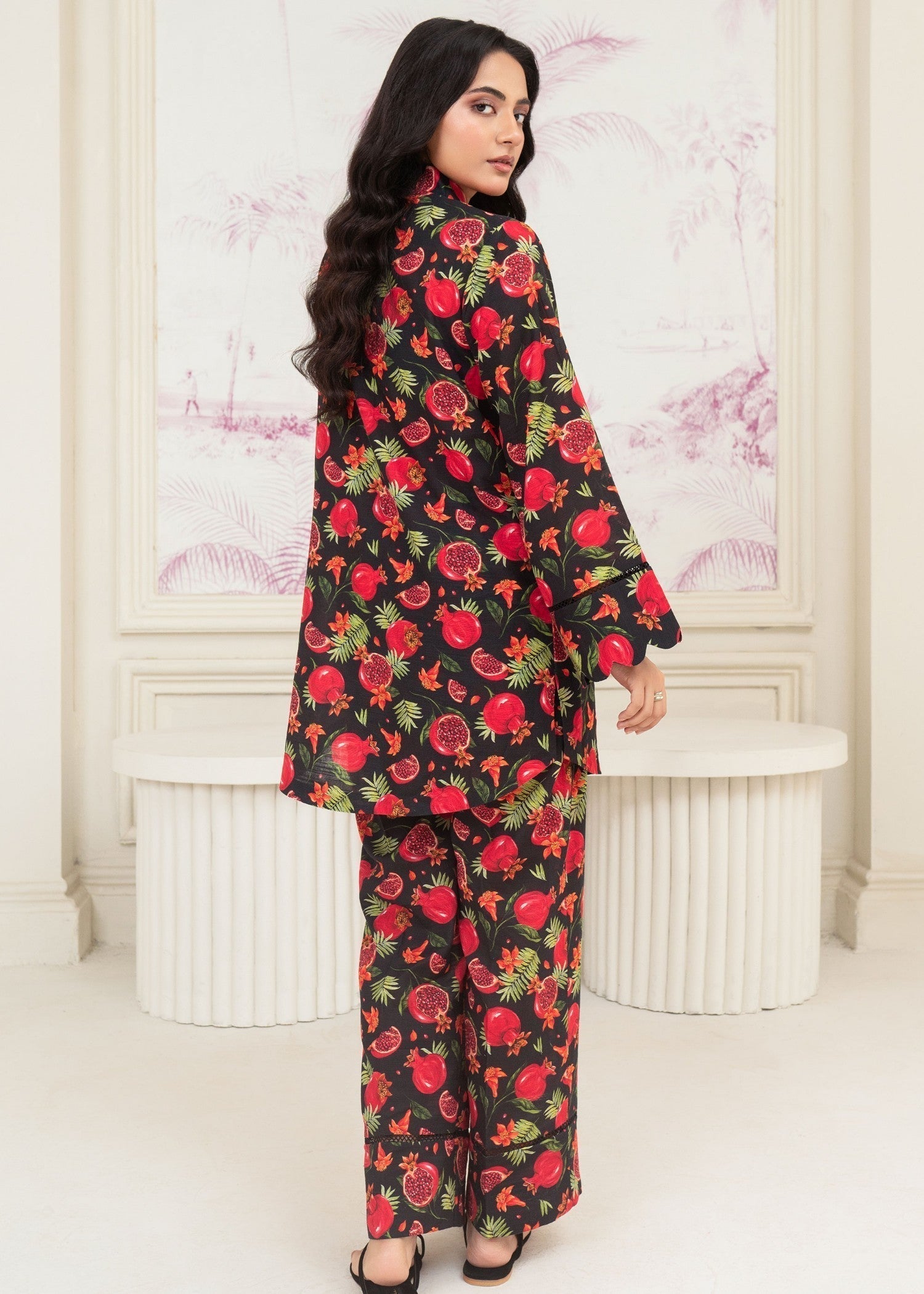 Kiara Winterra Khaddar Women 2pcs