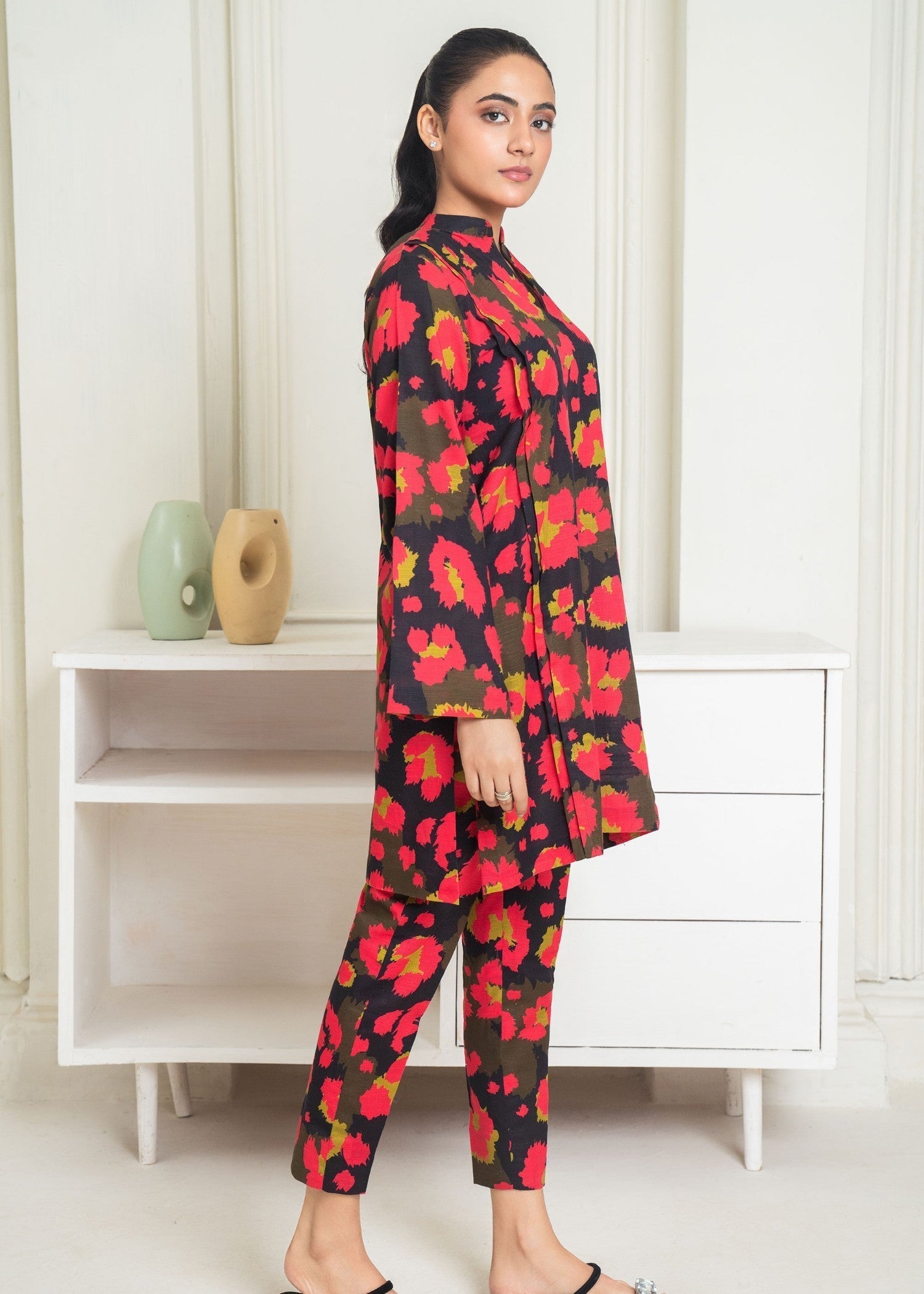 Kiara Thistlea Khaddar Women 2pcs