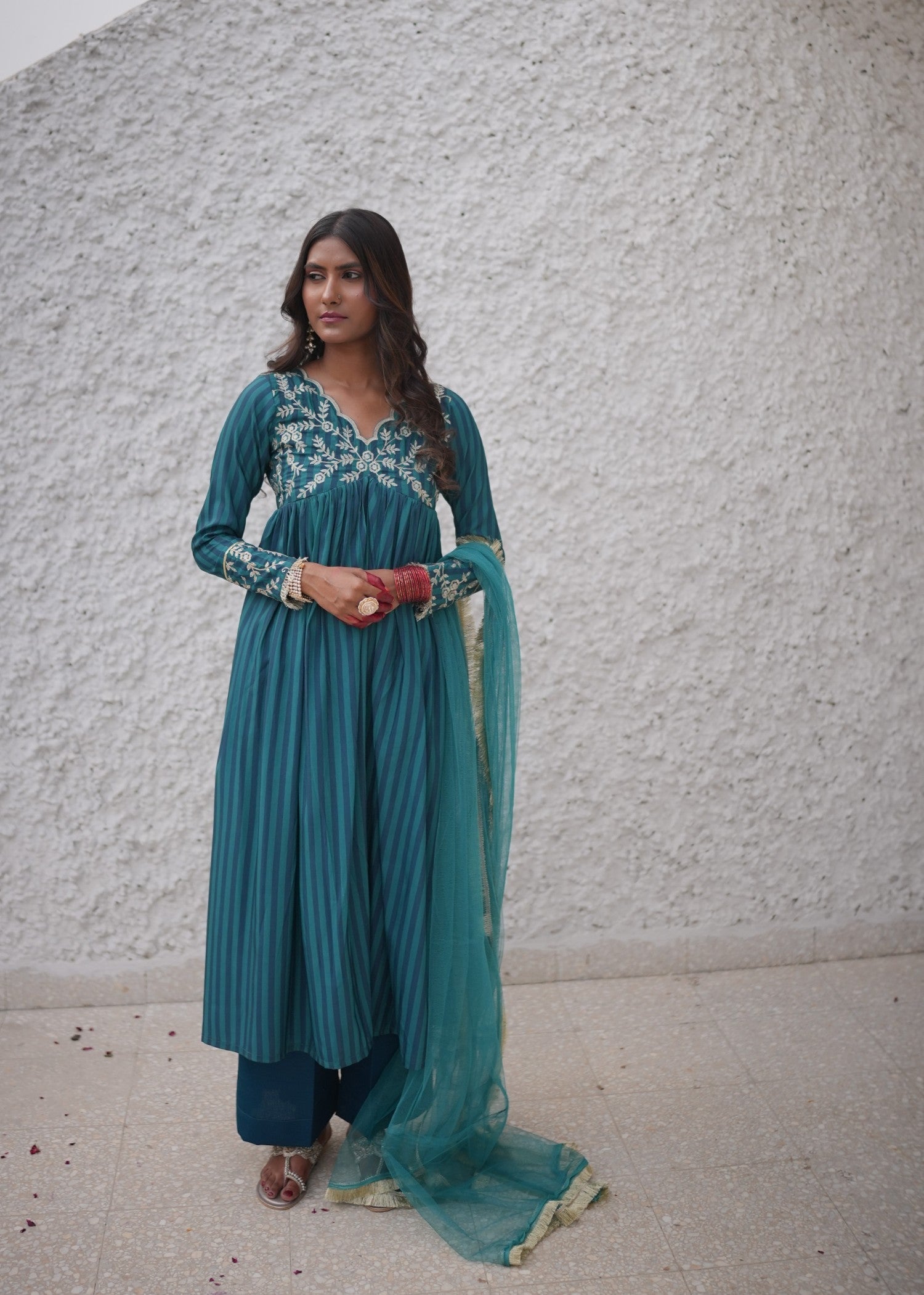 Ripret Stripe Embroidered Set Women 2pcs