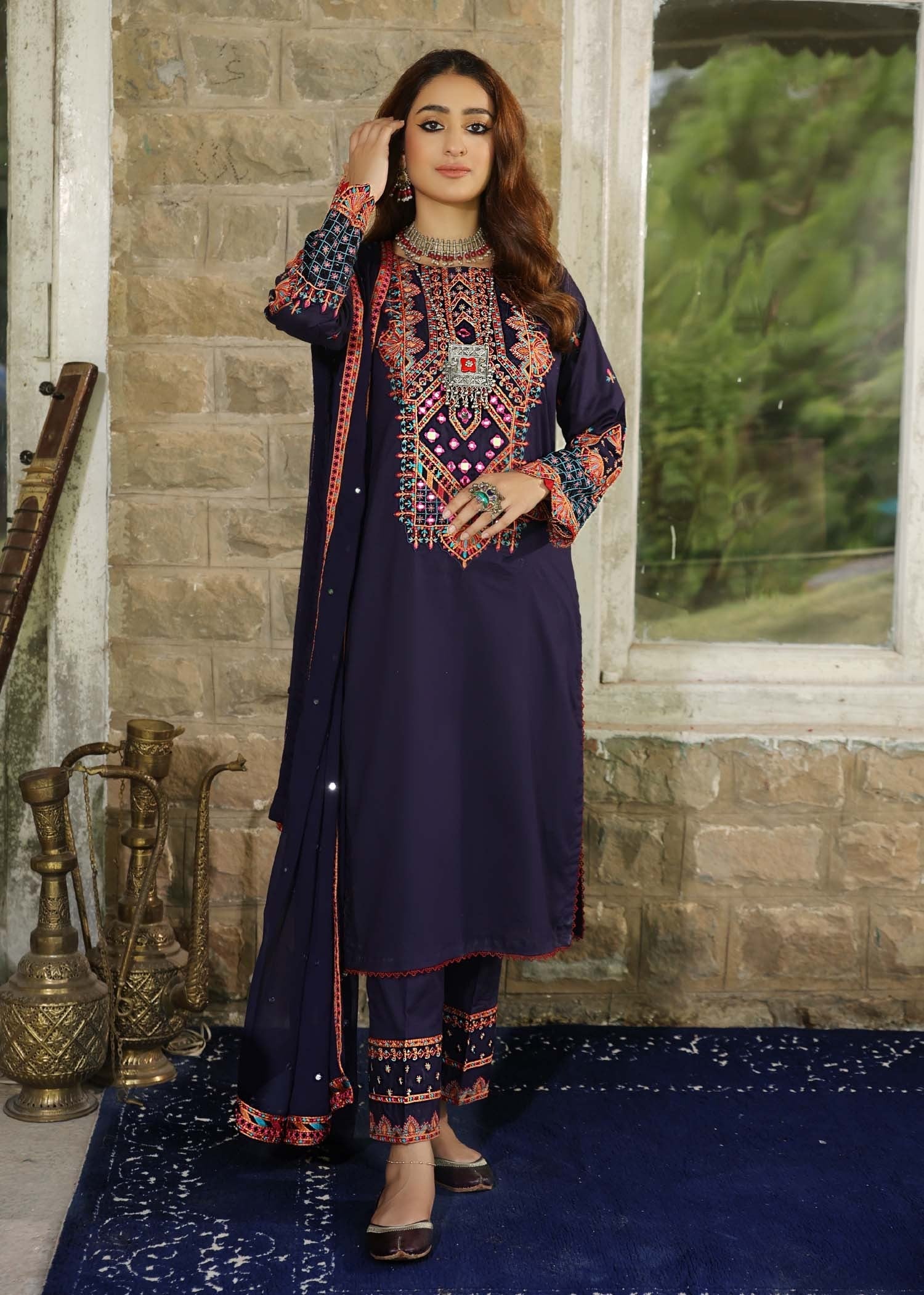 Madame Embroidered Suit 7029 Women 3pcs