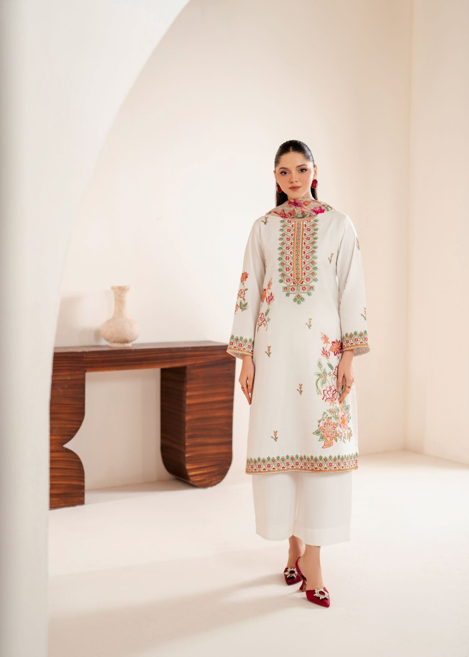 Garnet Clothing Ufaq Women 2pcs