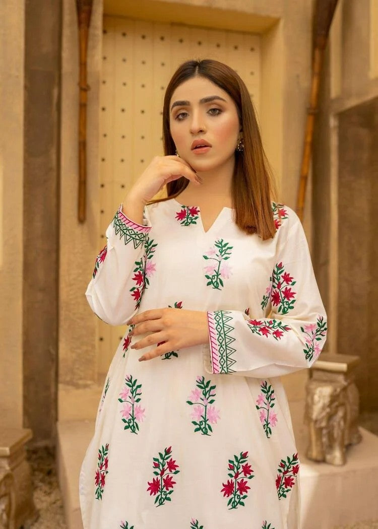 Akhrot Clothing Off White Floral Women 2pcs