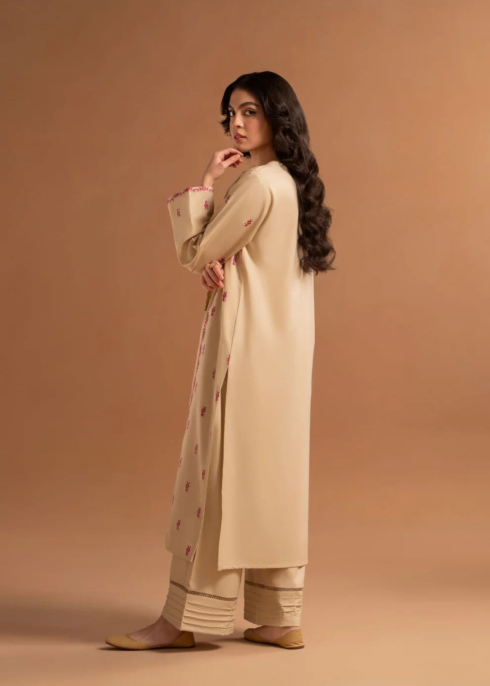 Lazuli Sapphire Beige Women 2pcs