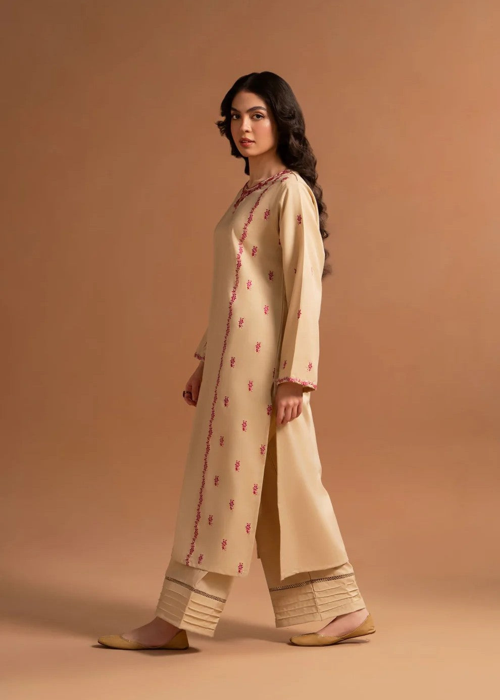 Lazuli Sapphire Beige Women 2pcs