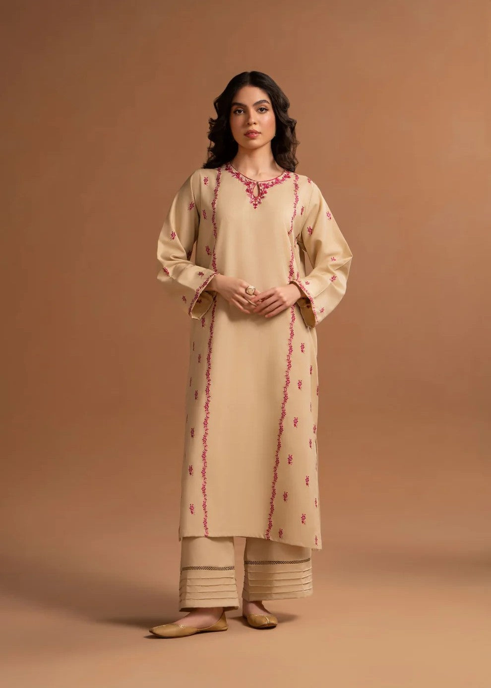 Lazuli Sapphire Beige Women 2pcs