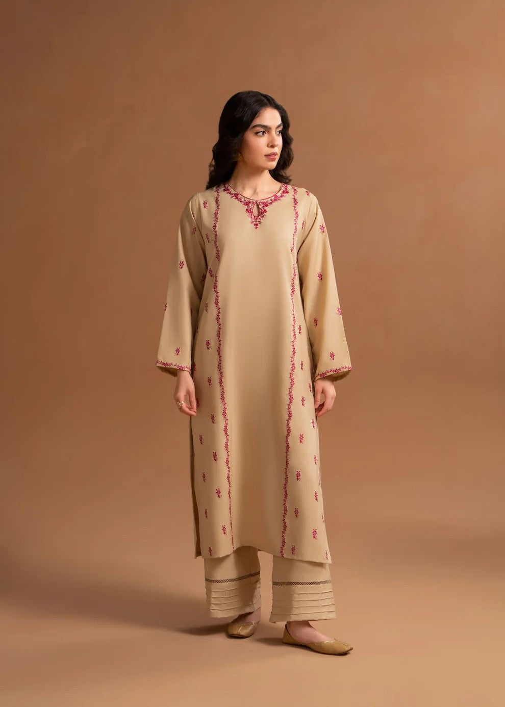 Lazuli Sapphire Beige Women 2pcs