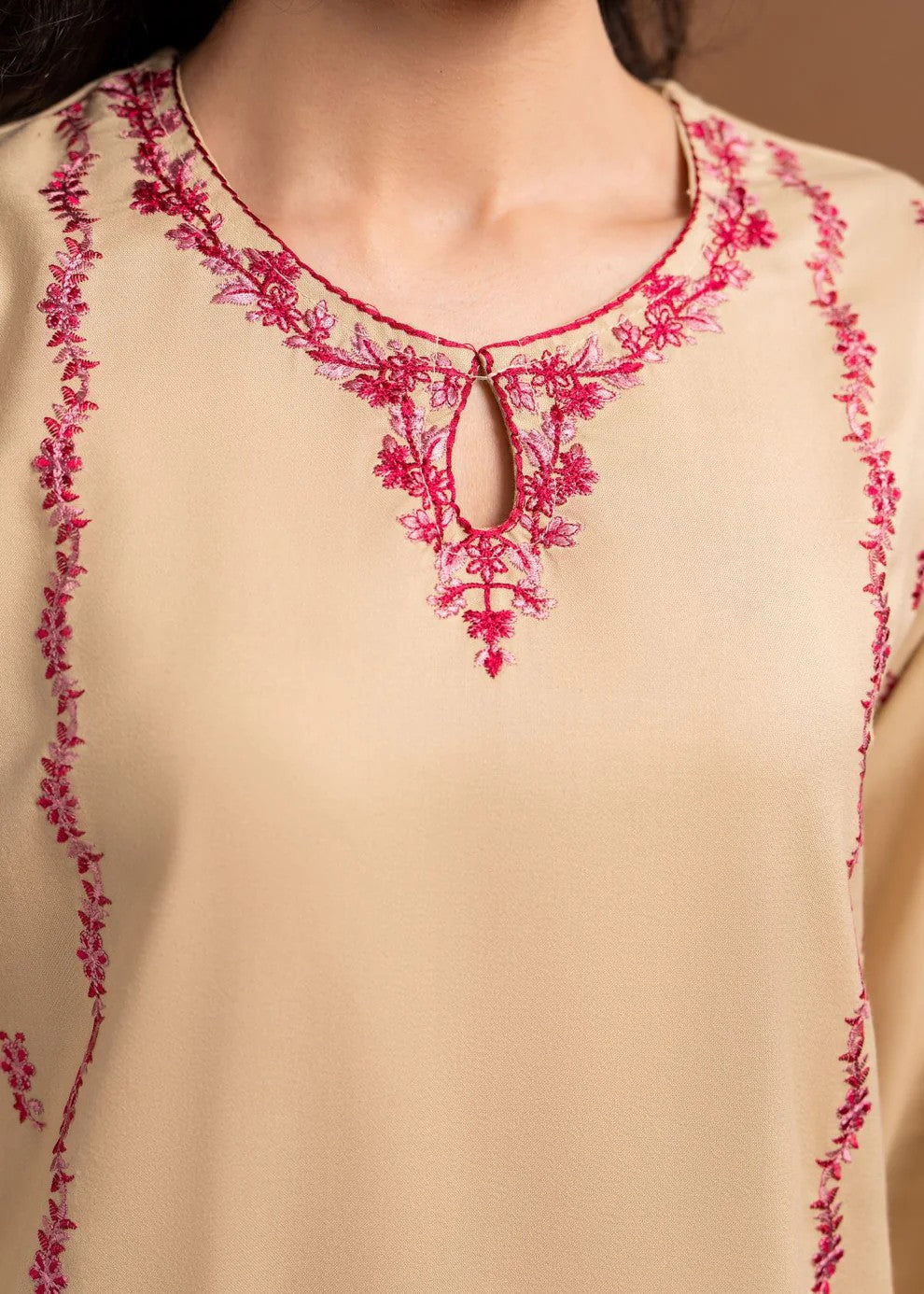 Lazuli Sapphire Beige Women 2pcs