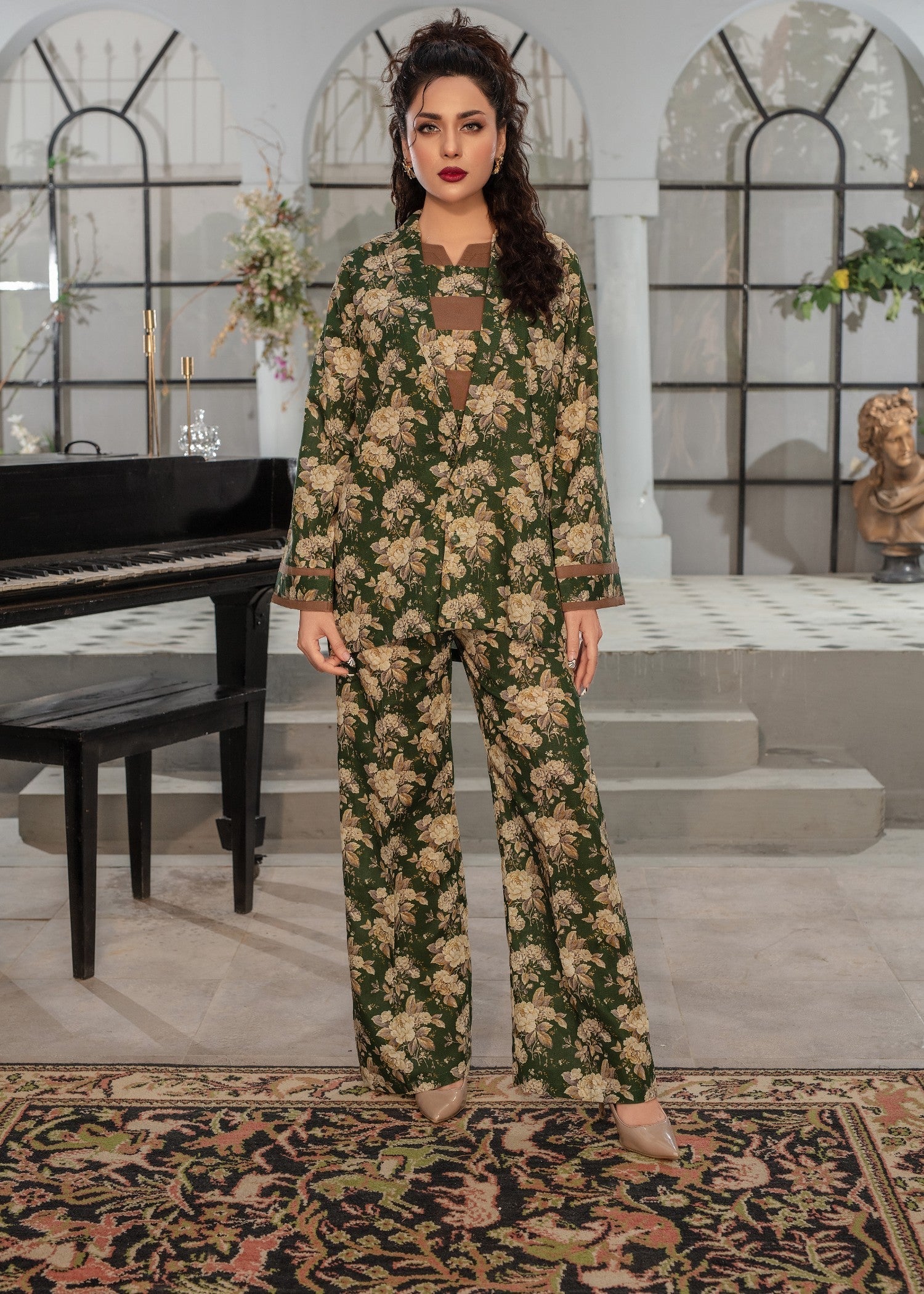 Aster Swarthy Jailed Women 2pcs