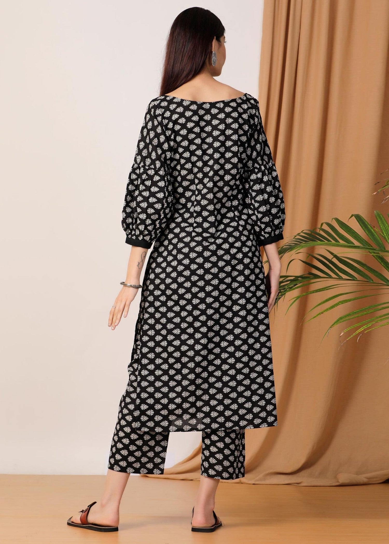 Zeekstore Black block printed kurta and pants Set Of Two Women 2pcs