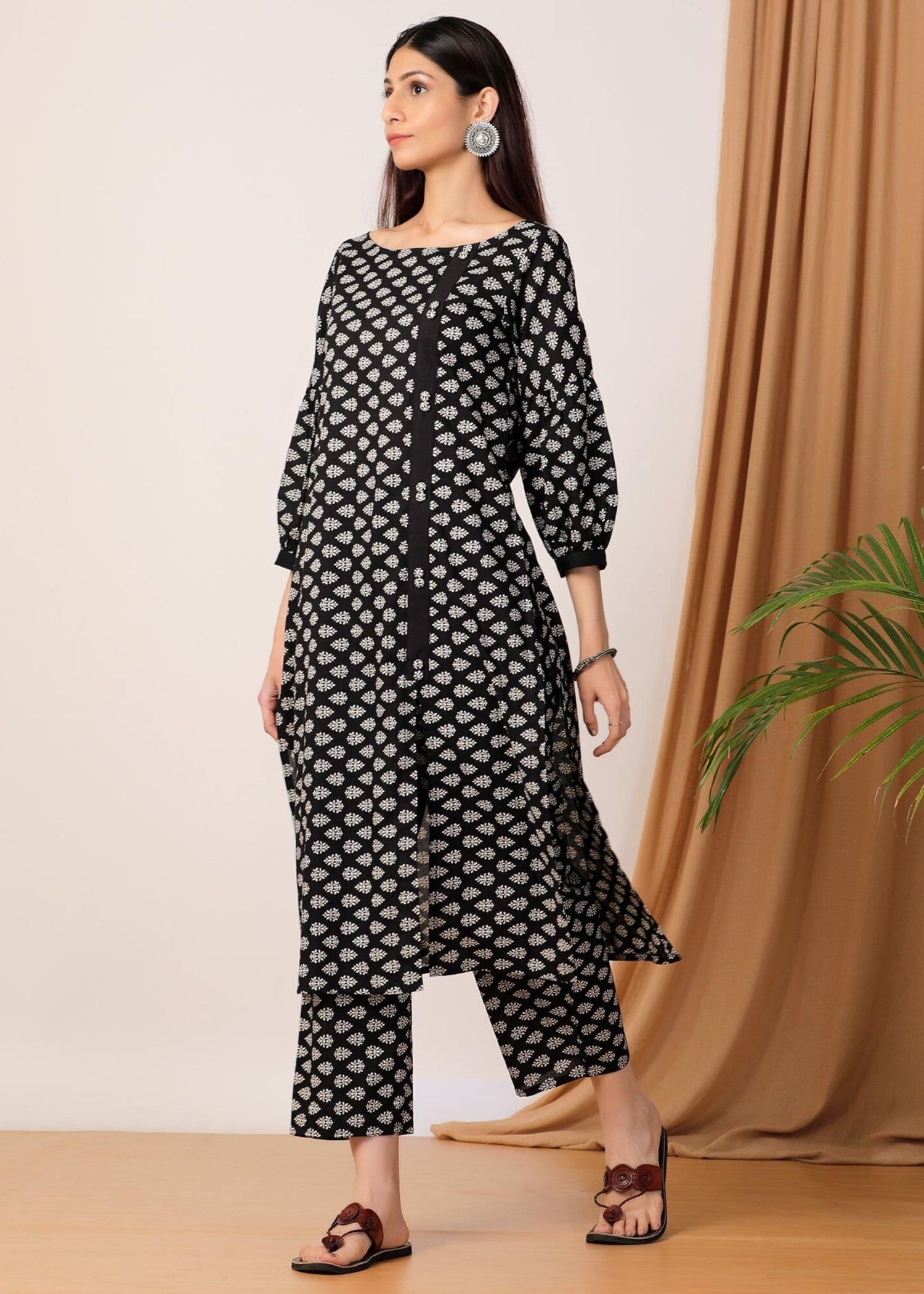 Zeekstore Black block printed kurta and pants Set Of Two Women 2pcs