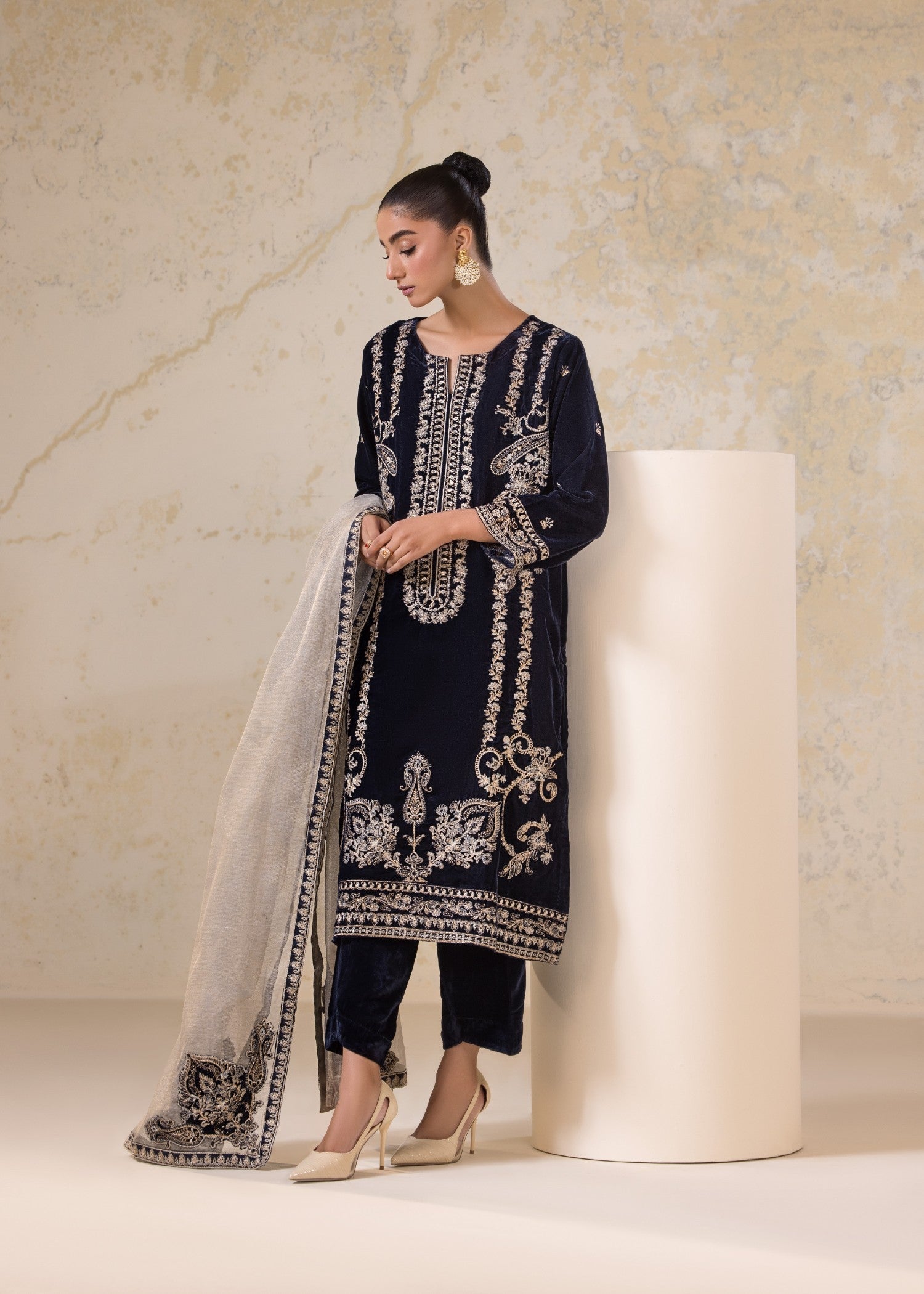 Bin Tayyab Embroidered Velvet BT 4040 Women 3pcs