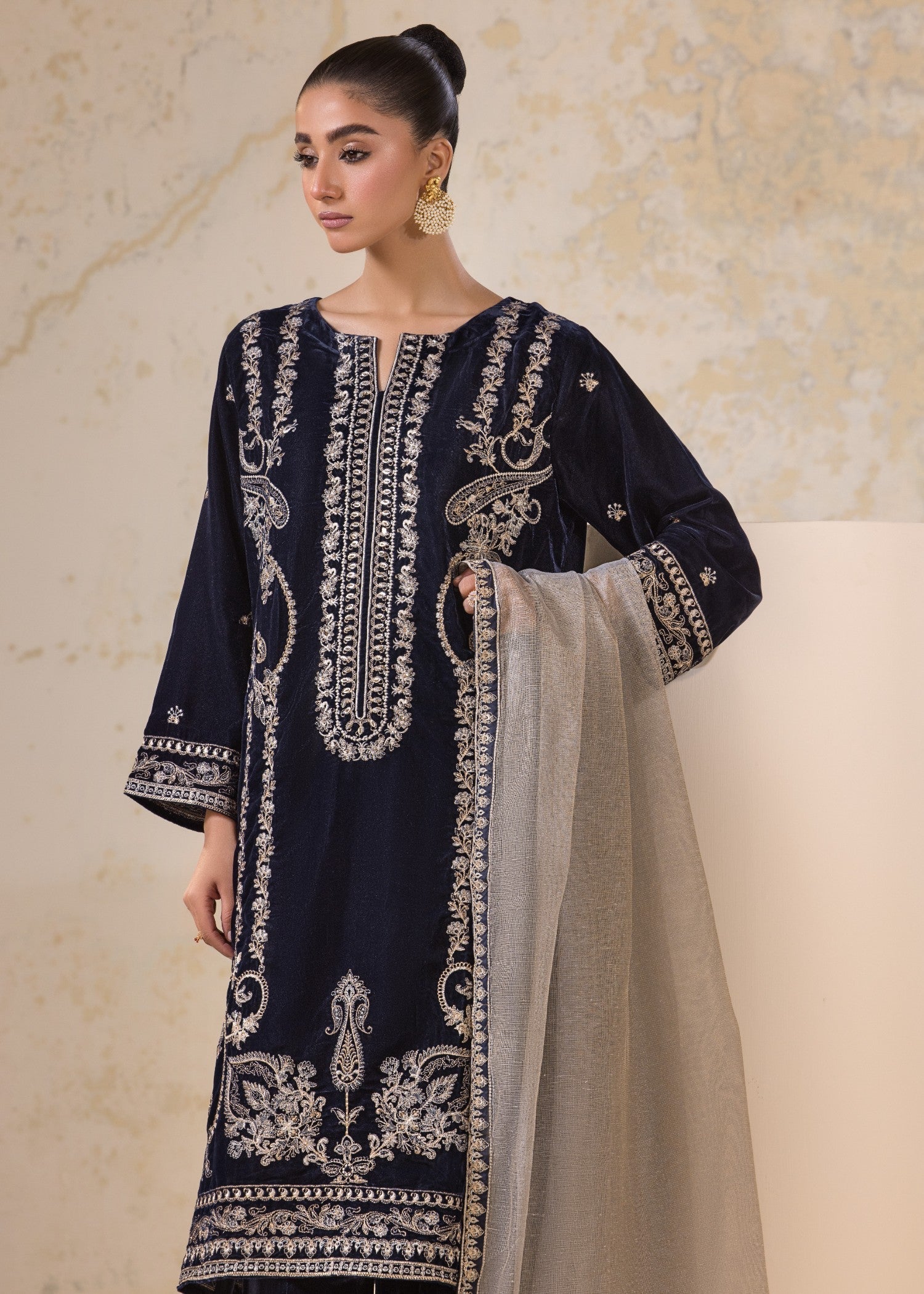 Bin Tayyab Embroidered Velvet BT 4040 Women 3pcs
