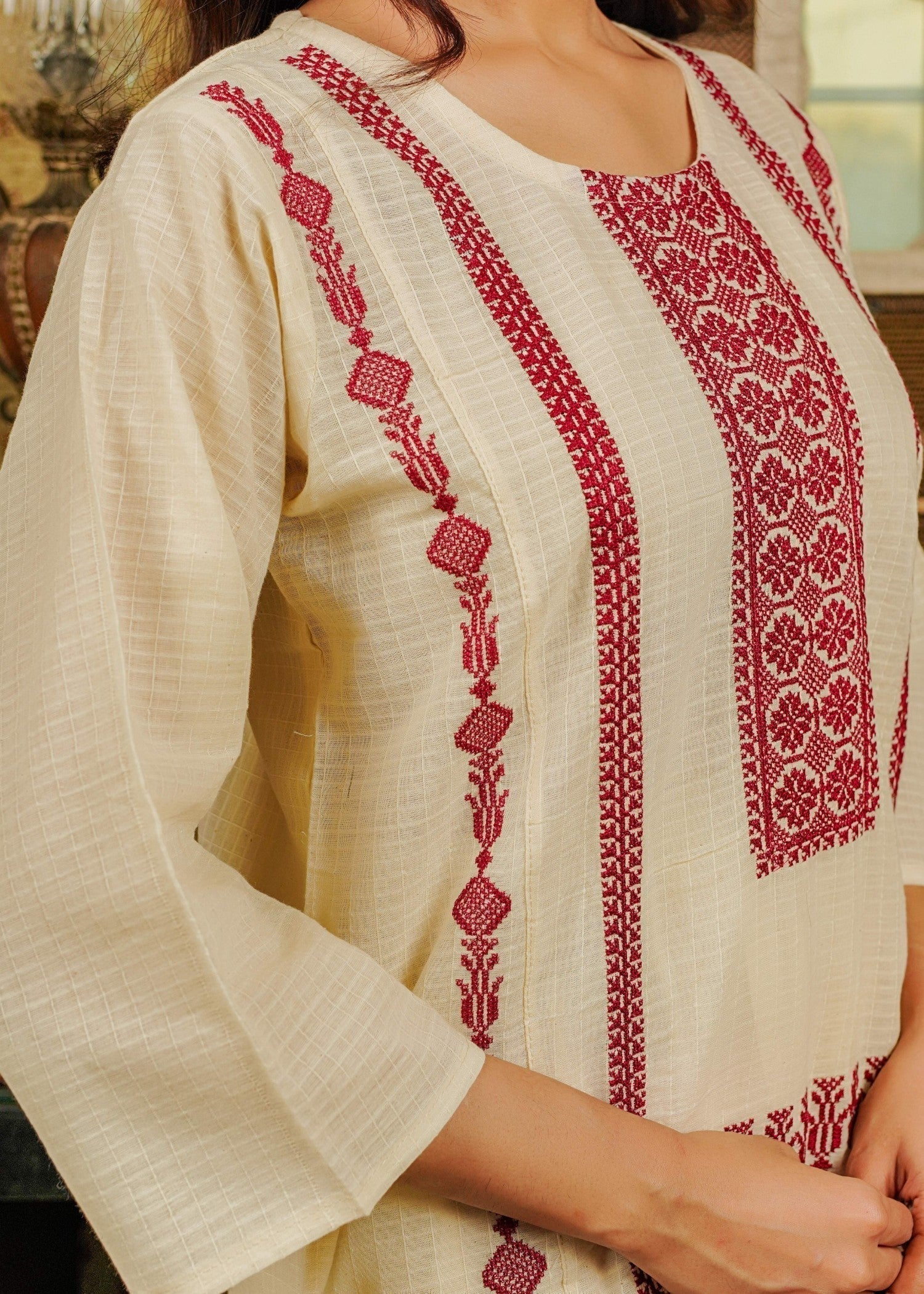 Cynoption Off White Cotton Embroidered Body kurta Set Women 2pcs