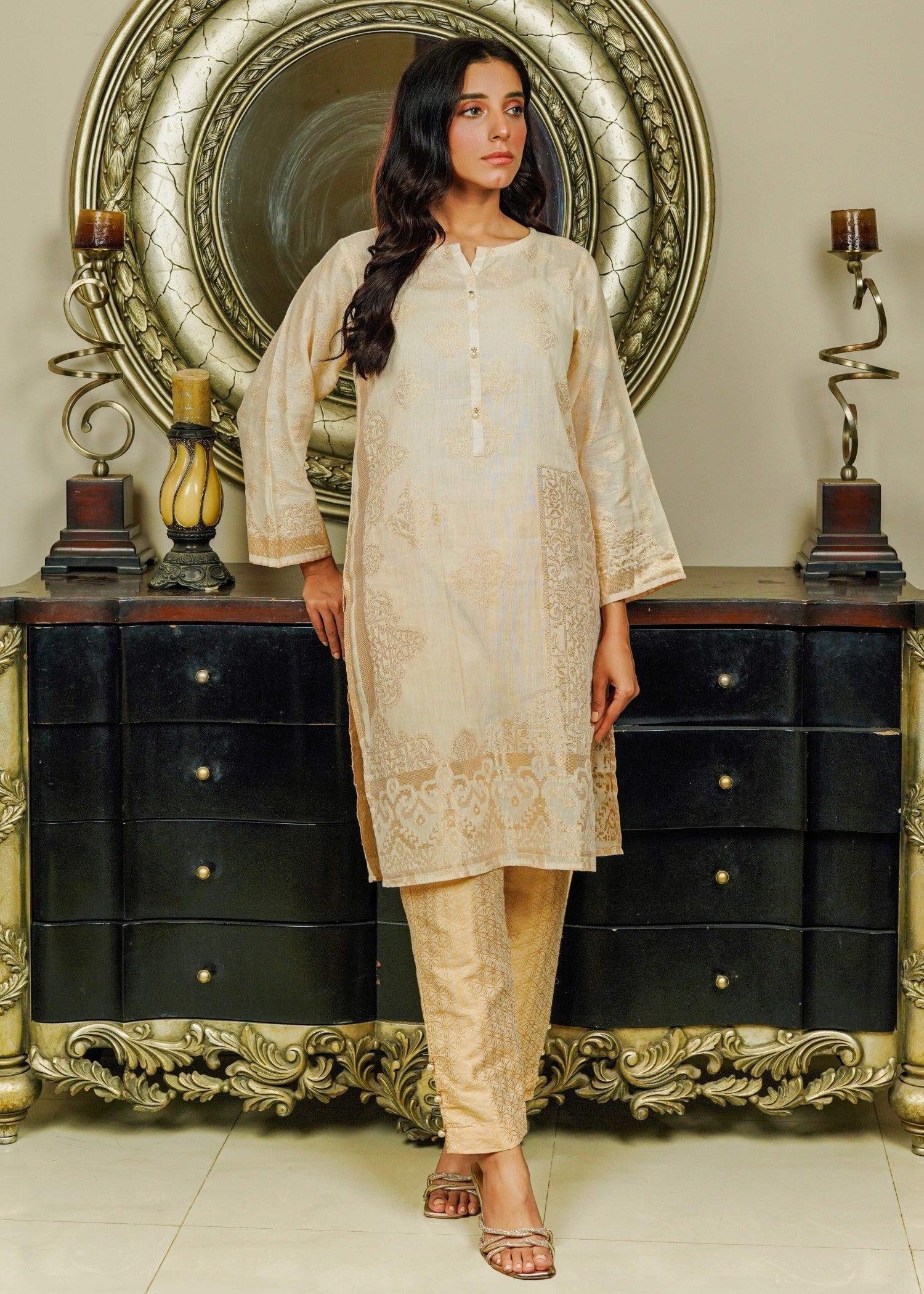 Cynoption Off White Jacquart Two Piece Women 2pcs