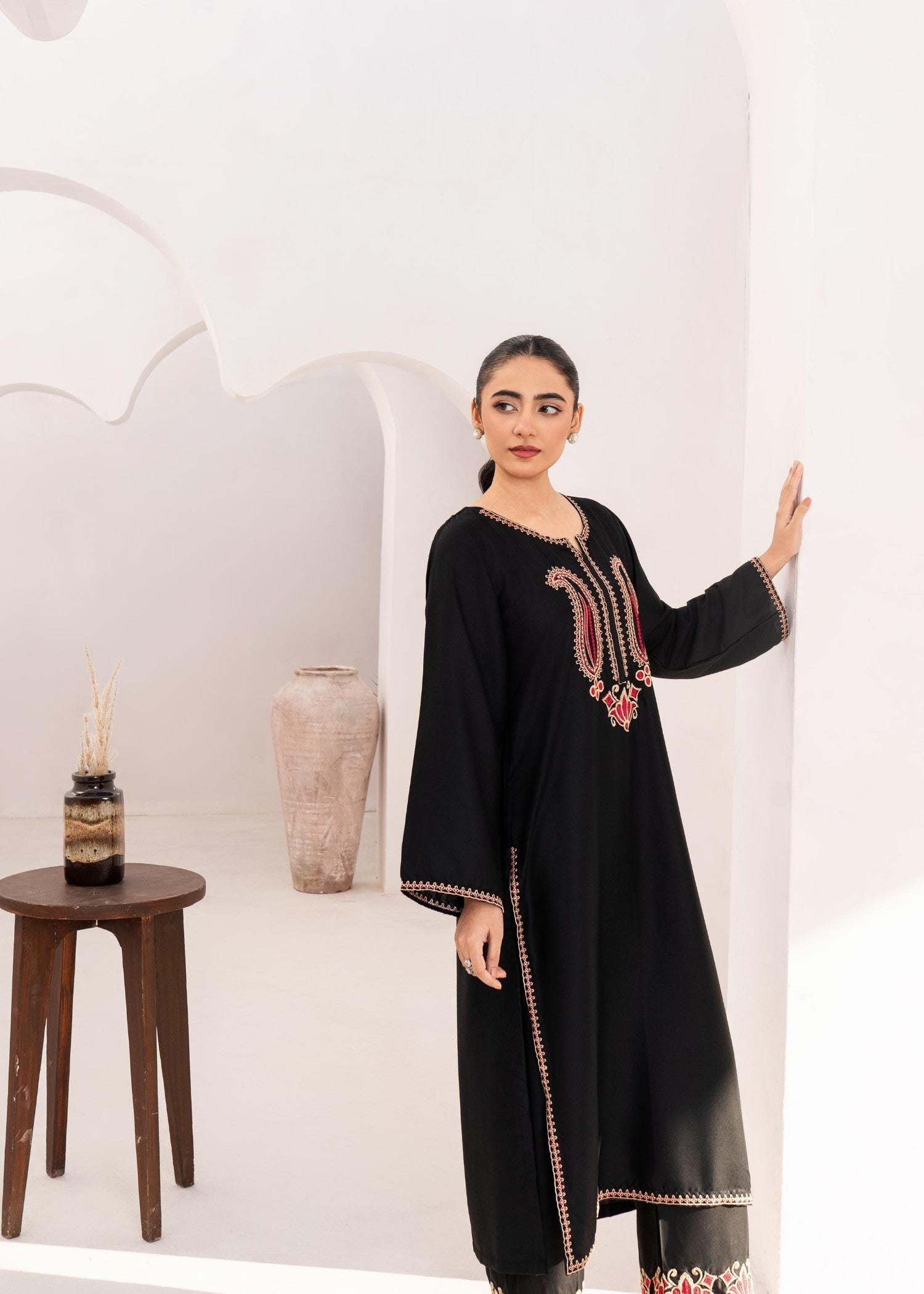 Kunaar Black Jade Women 2pcs