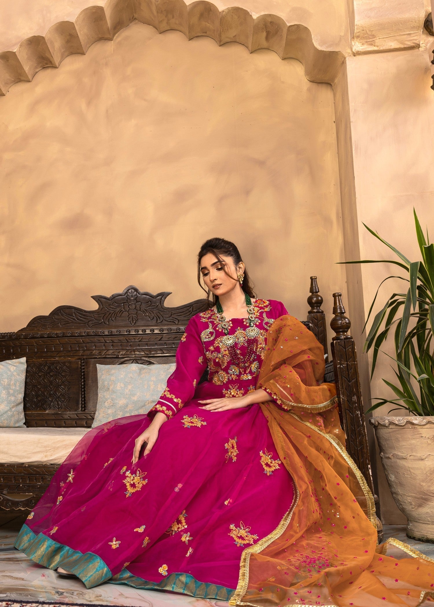 Costumo Zari Women 2pcs