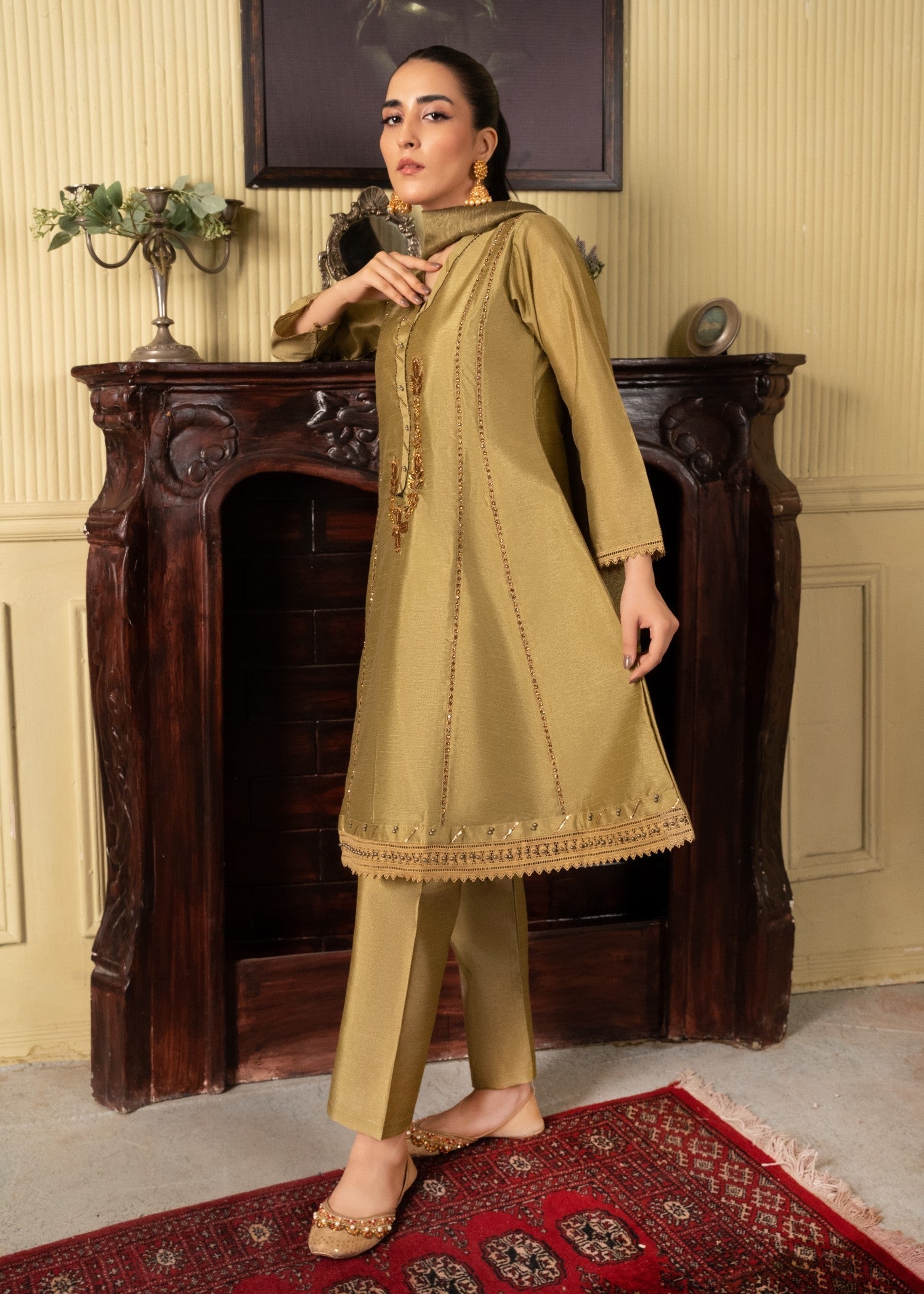 Four Season Boutique Chinese Kolar GOLDEN Women 3pcs