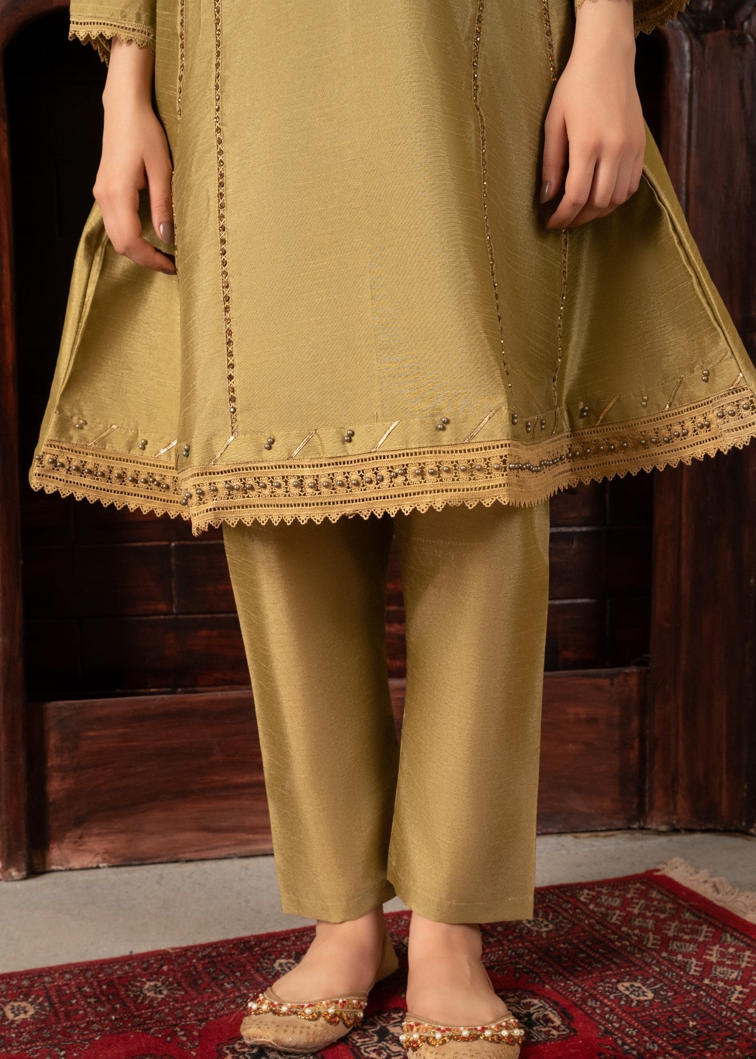 Four Season Boutique Chinese Kolar GOLDEN Women 3pcs